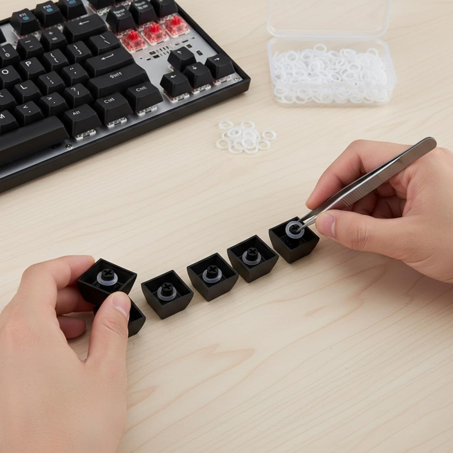 Sumind 200 Pieces O Ring Keyboard, O Rings Keycaps, Clear Rubber Keycap Dampeners with Plastic Storage Box for Mx