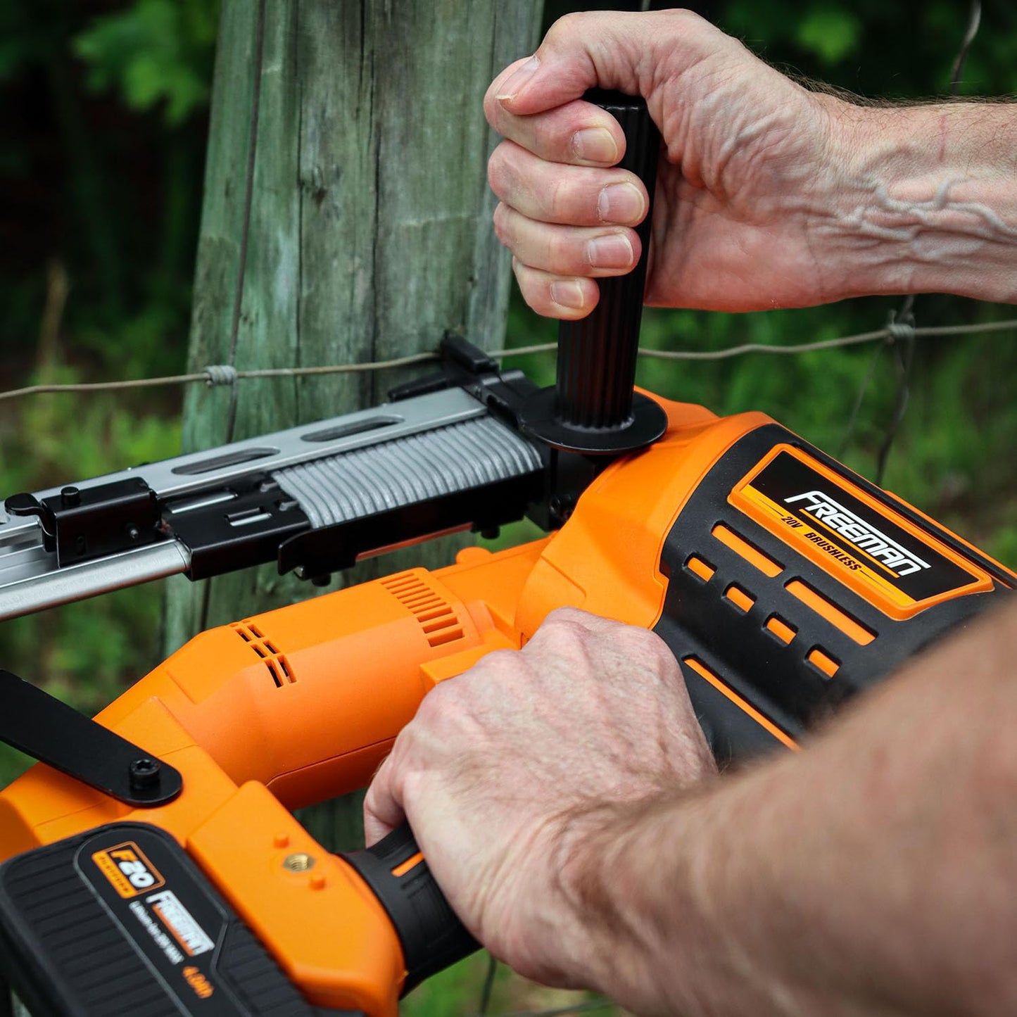 Freeman 20V Cordless 9-Gauge Fencing Stapler/Staple Gun Kit, Includes Battery, Charger, T-Handle & Case | Tool-Free Depth Adjust, Reload Indicator, Wire Alignment Notch | PE20VFS9