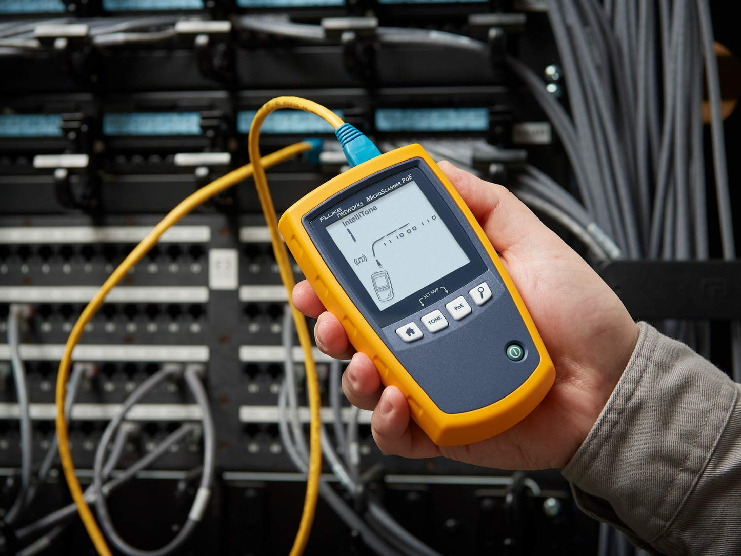Fluke Networks - 5018508 MS-POE MicroScanner Copper Cable Verifier and PoE tester for RJ-45 Category 5-6A Ethernet Cables, Identifies Supplied Class 0-8 Power from Ethernet PSE Devices