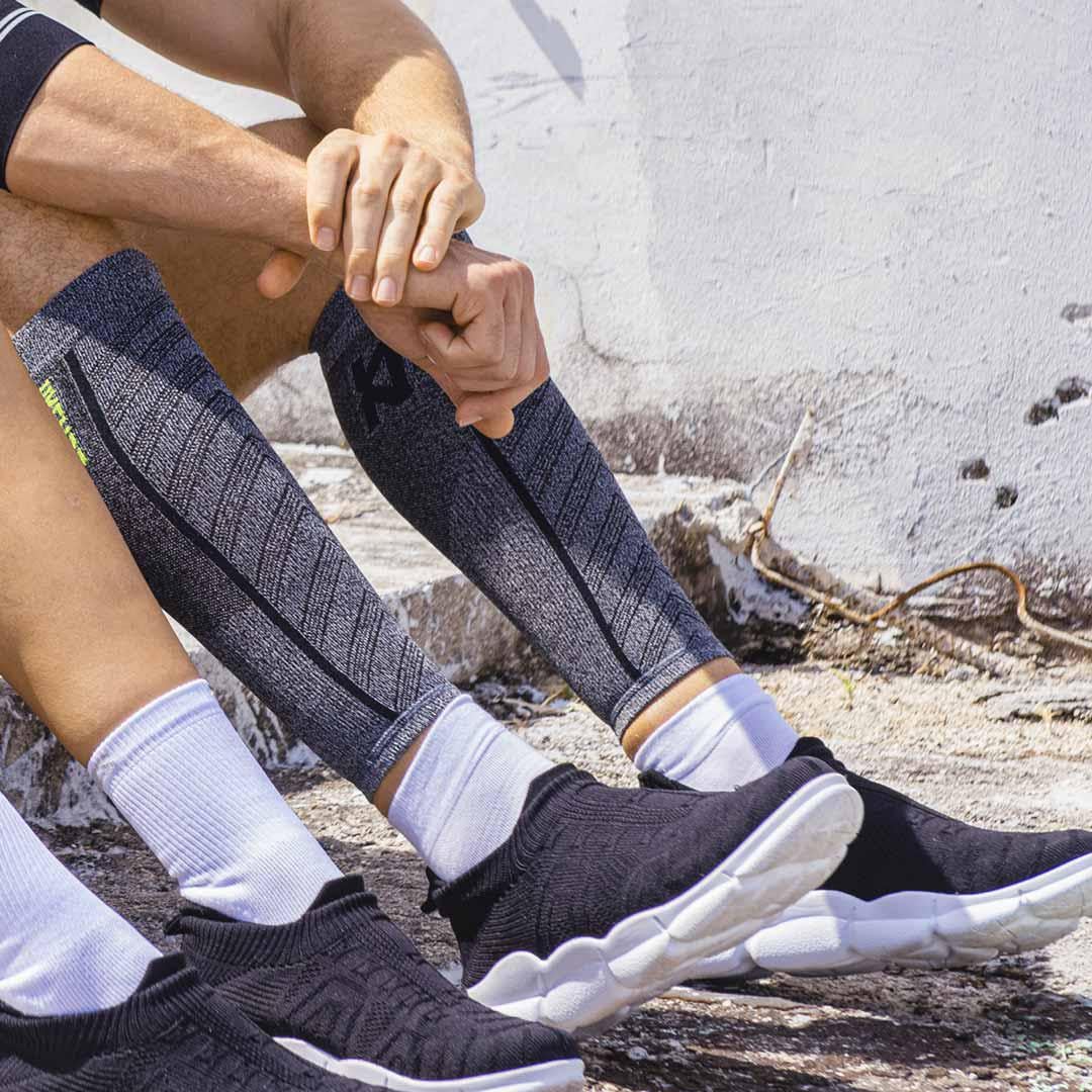 Zensah Featherweight Compression Leg Sleeves - Relieve Shin Splints, Calf Strains (Heather Grey, Small)