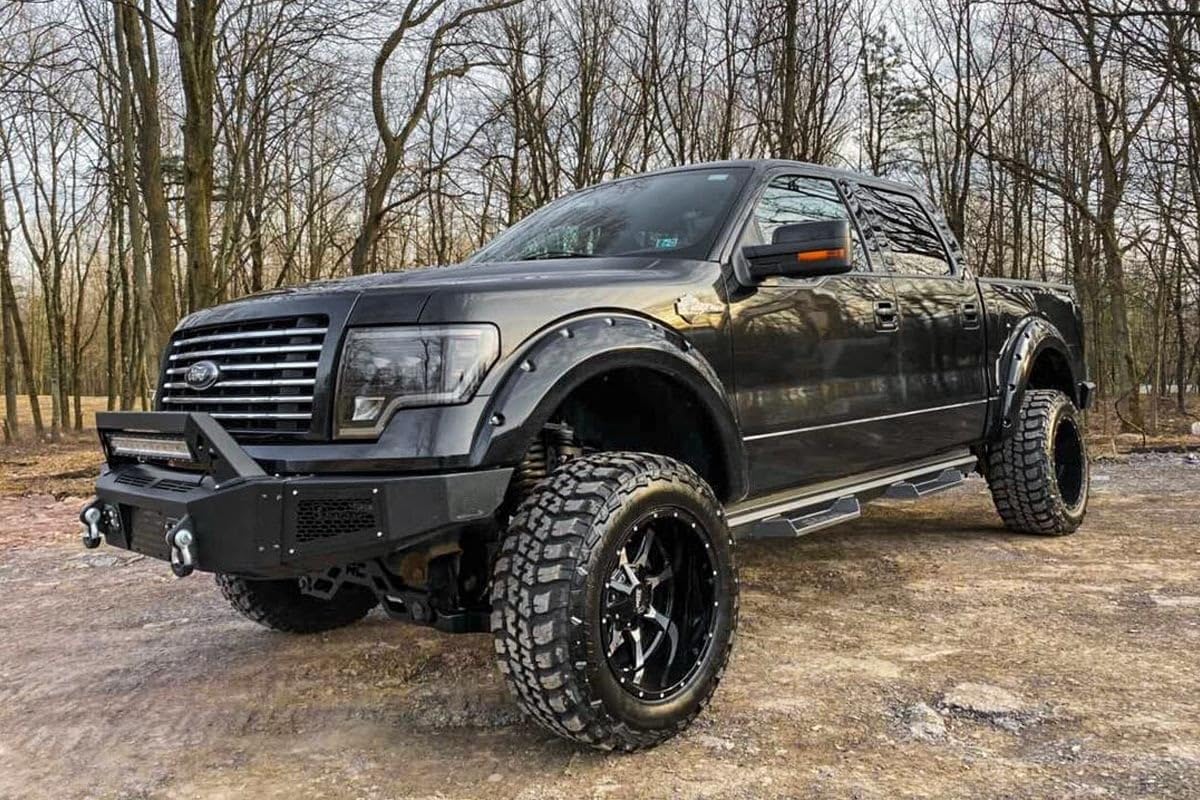 Rough Country 6" Suspension Lift Kit w/N3 Struts for 2014 Ford F-150 4WD - 57531
