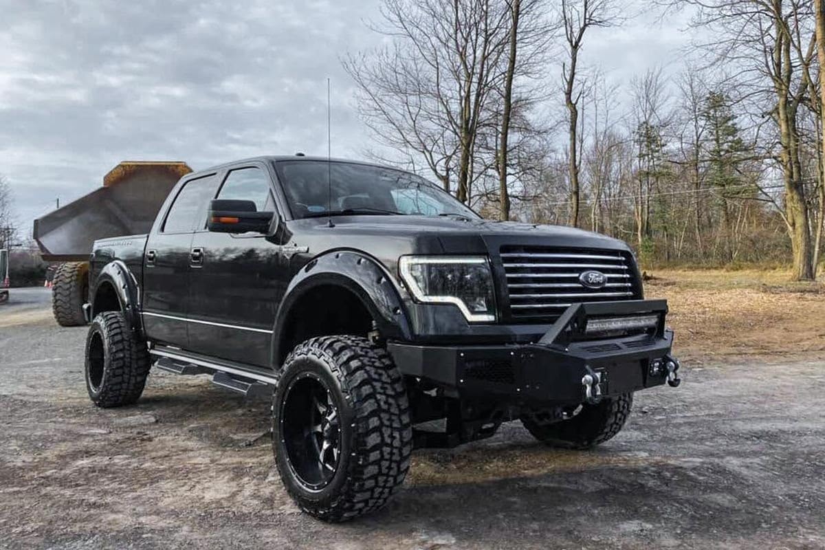 Rough Country 6" Suspension Lift Kit w/N3 Struts for 2014 Ford F-150 4WD - 57531