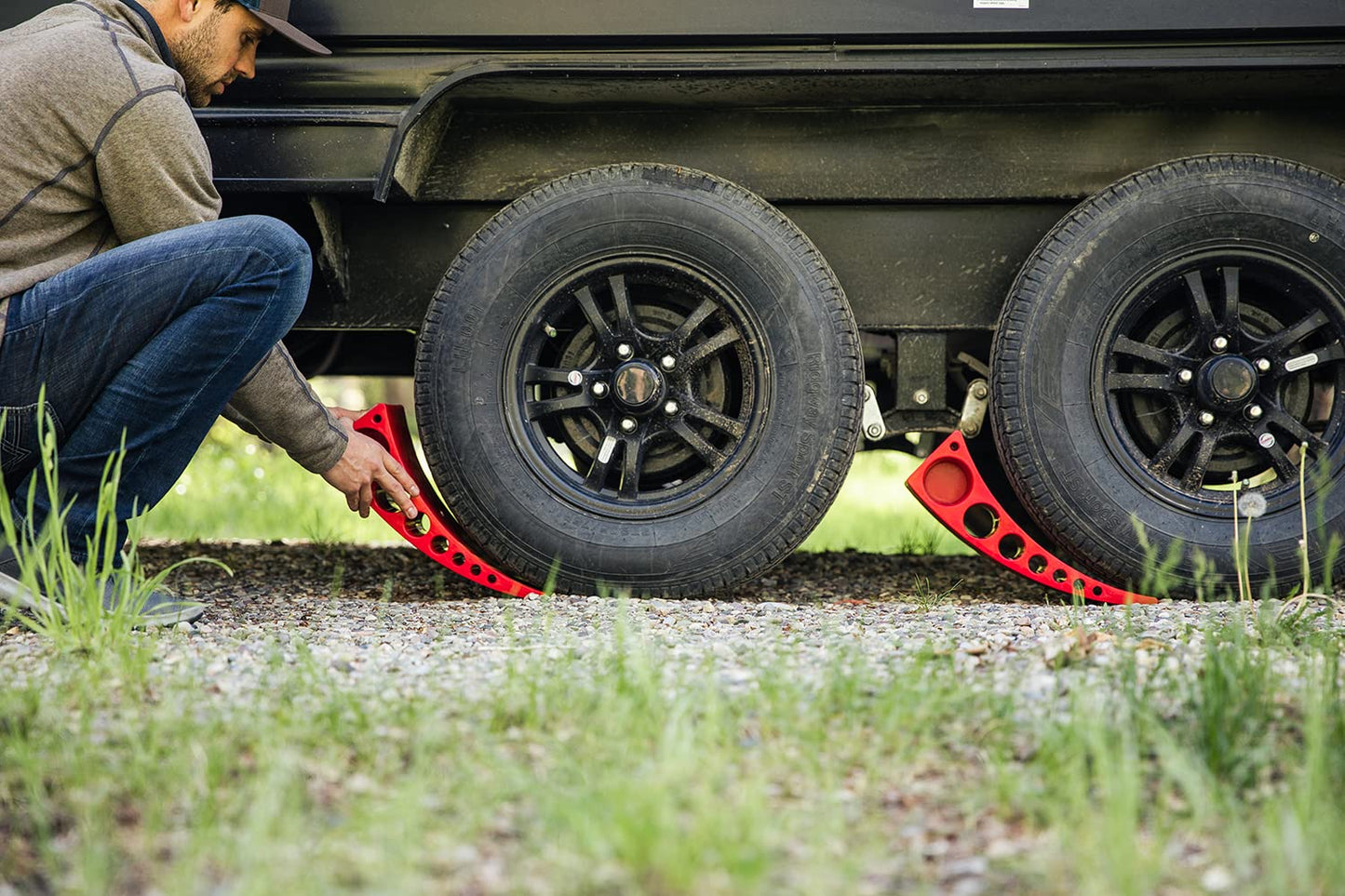 Andersen Hitches 2-Pack Camper Leveler Blocks with Rubber Mats for RVs and Trailers Up to 30000 lbs Made in USA