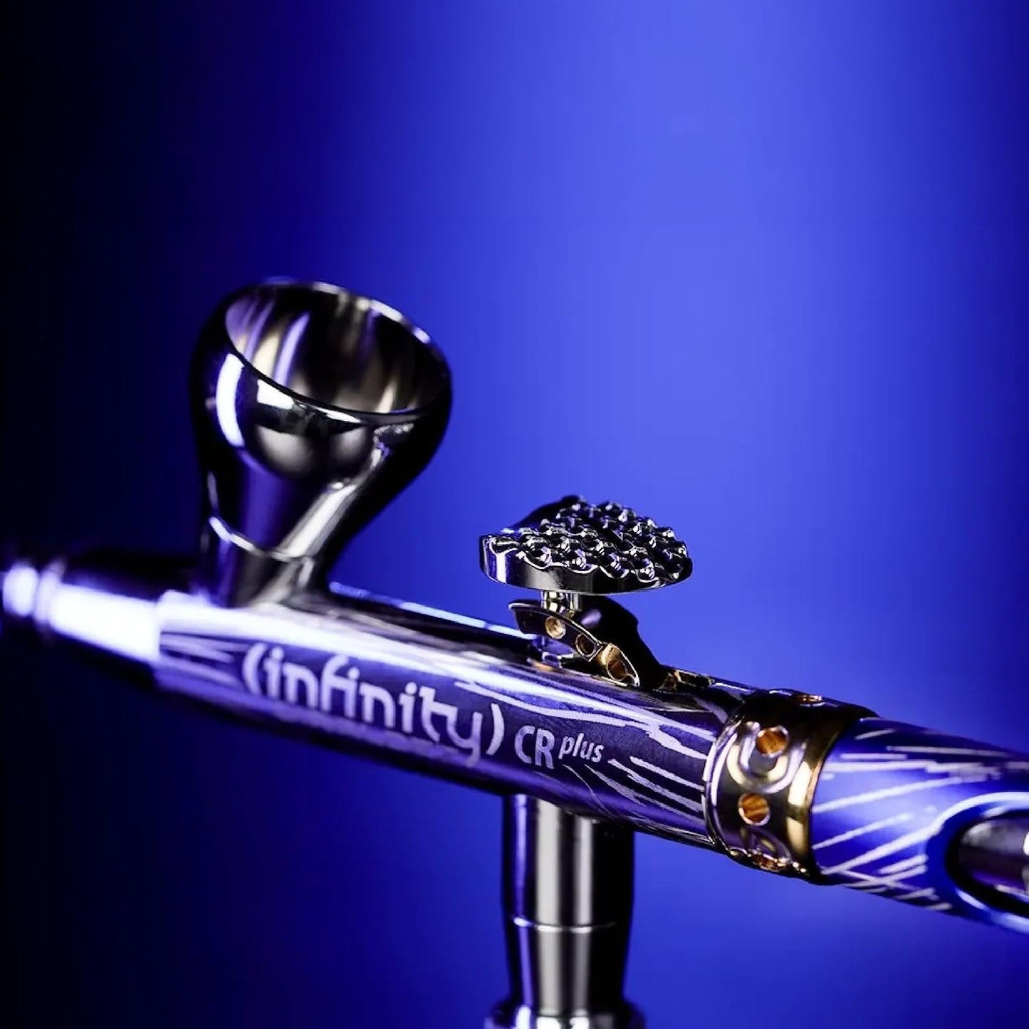 Harder & Steenbeck Airbrush – Giraldez Infinity CRplus MkII – 0.25mm Titanium UberDetail Nozzle – Dual Action Gravity Feed – Acupressure & Clog Control – Detail + 2ml Cups