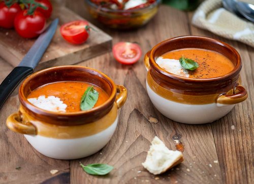 KooK French Onion Soup Bowl Set - Oven Safe Ceramic Crocks with Handles | 16oz & 18oz Capacity, Set of 4