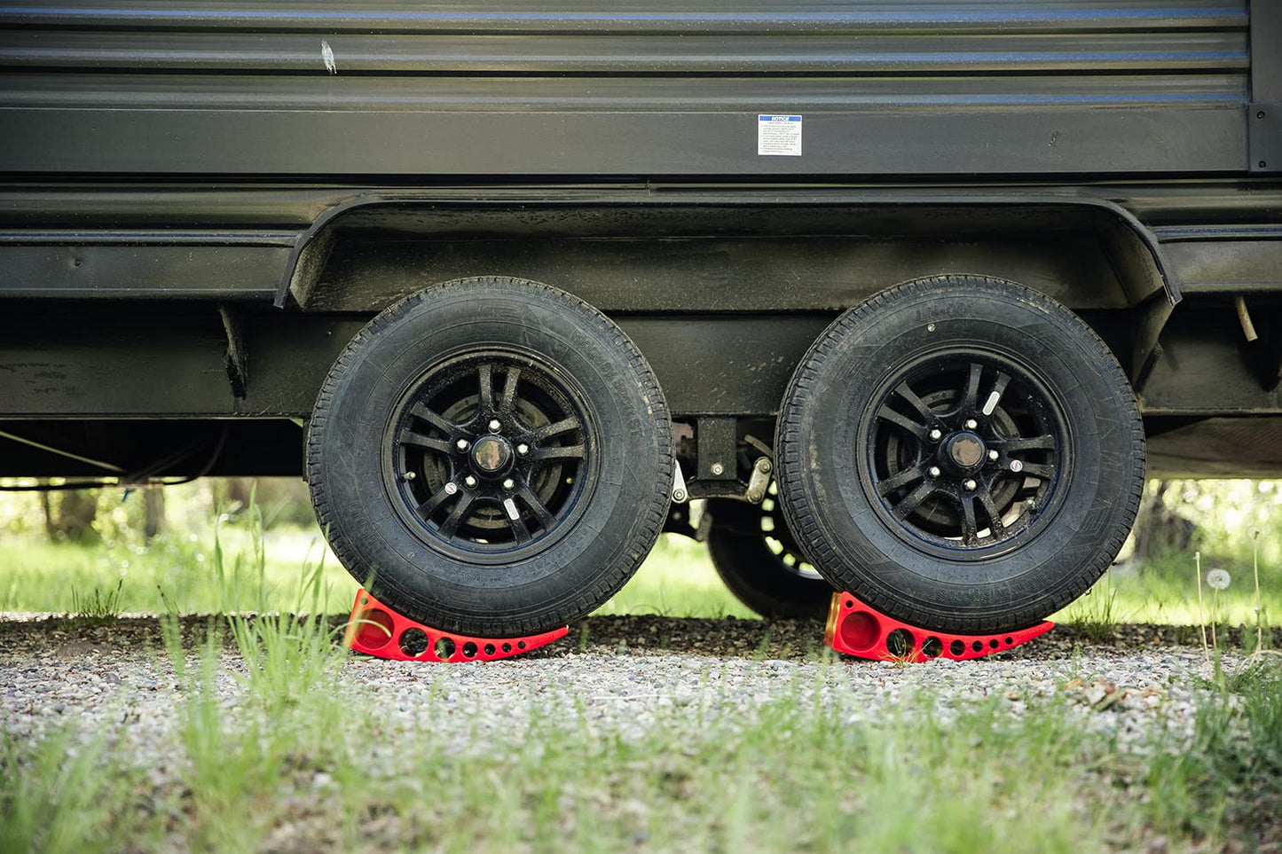 Andersen Hitches 2-Pack Camper Leveler Blocks with Rubber Mats for RVs and Trailers Up to 30000 lbs Made in USA