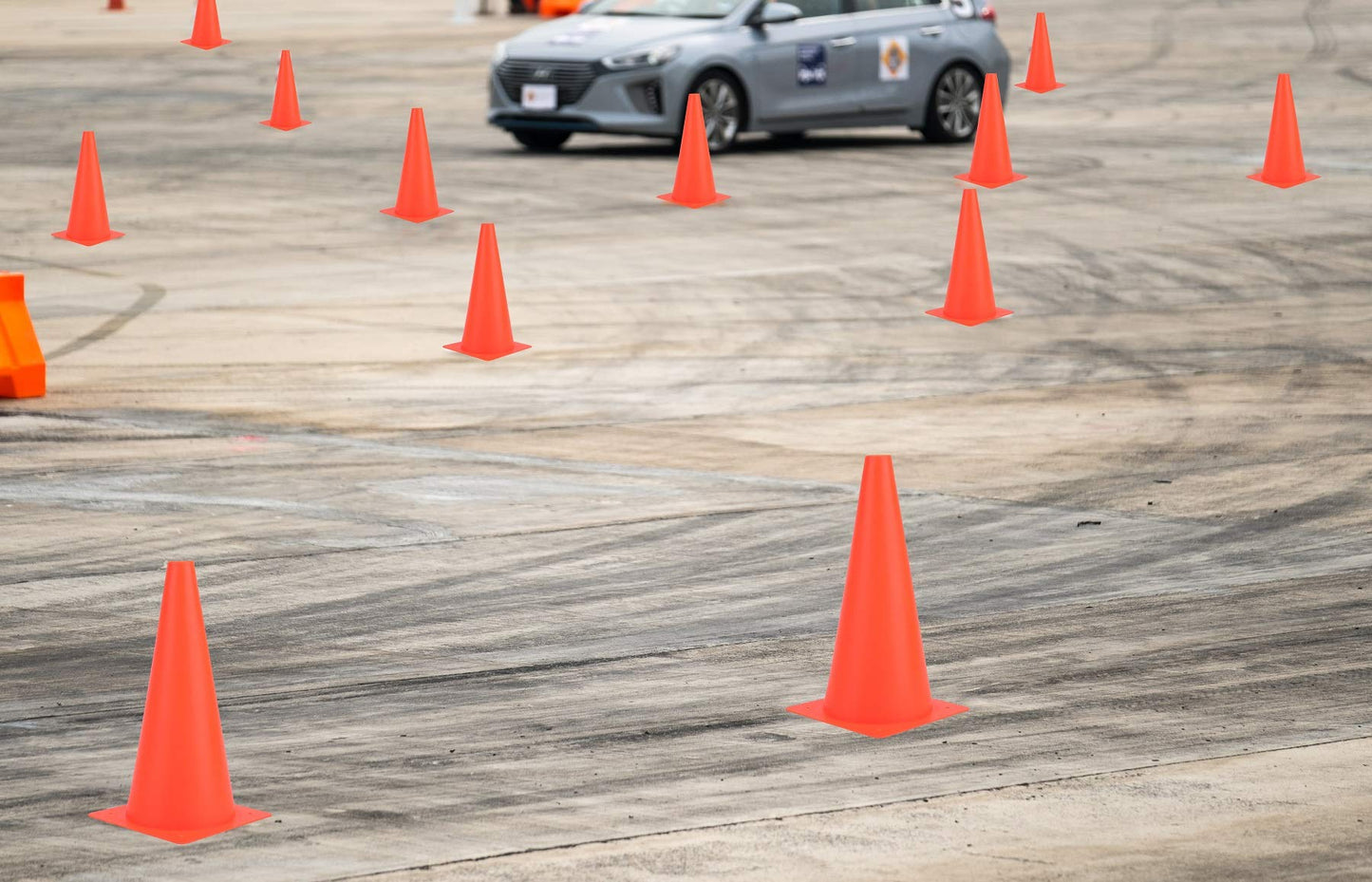 12 Inch 12 Pack Orange Traffic Training Cones, Plastic Safety Parking Cones, Agility Field Marker Cones for Soccer Basketball Football Drills Training, Outdoor Sport Activity & Festive Events