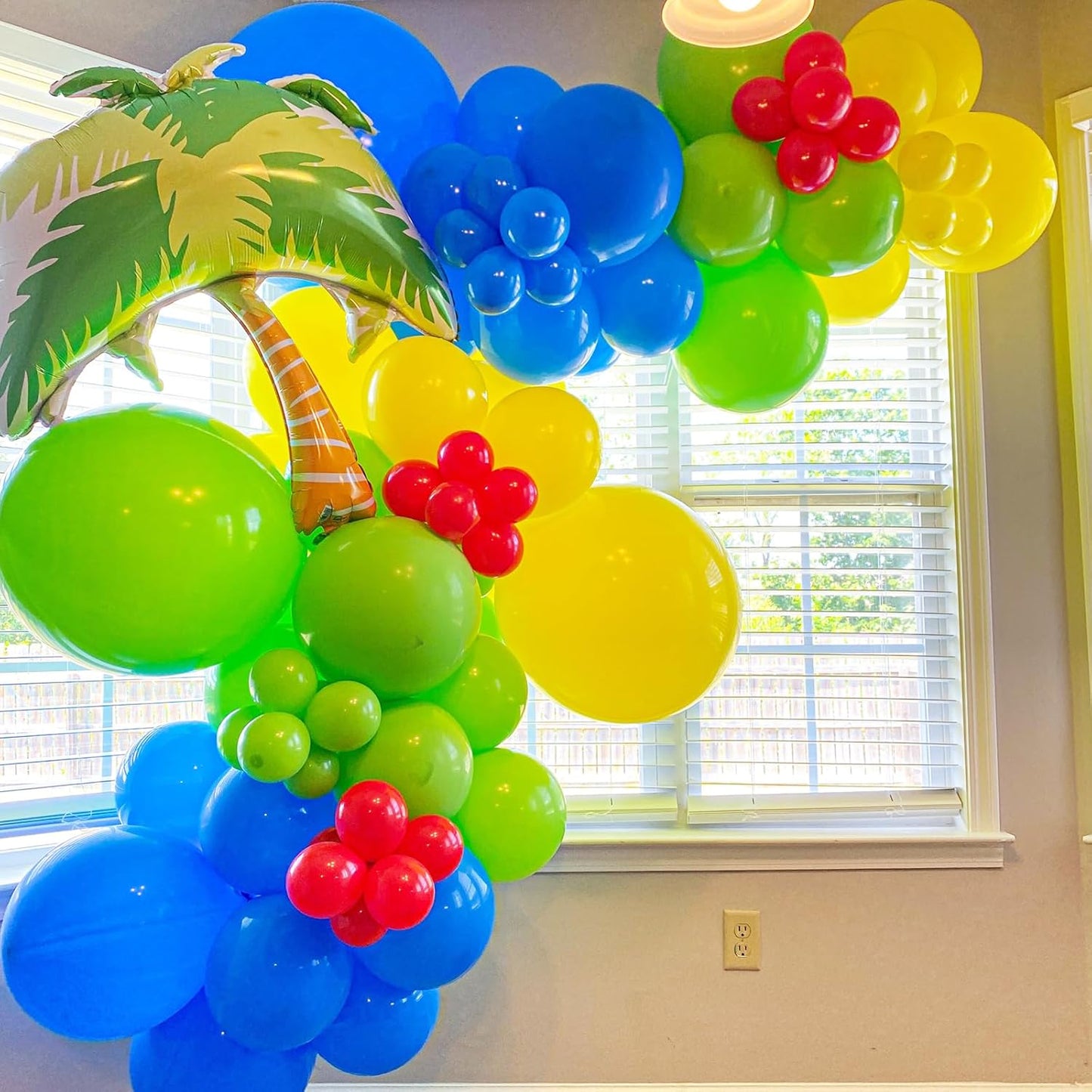 Voircoloria Royal Blue Balloon Garland Kit - 90 Pack in 5/10/12/18 Inch Sizes for Graduation, Weddings & Parties