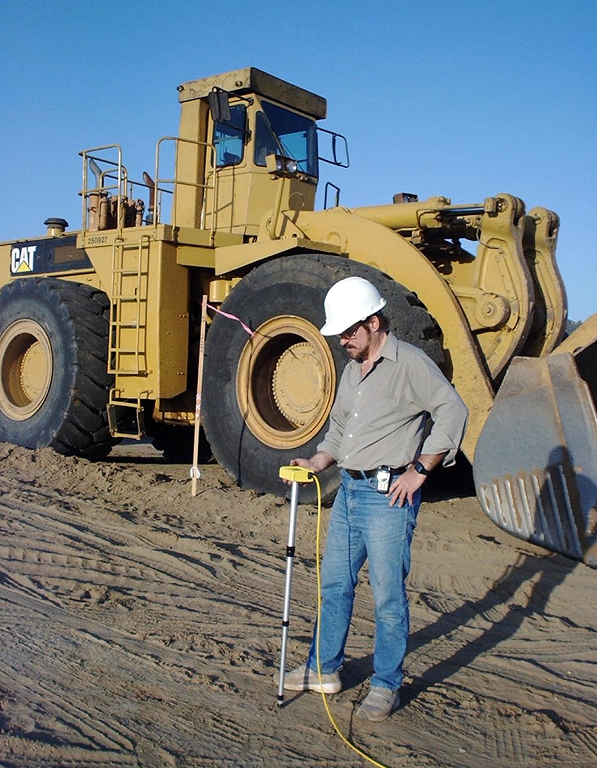 ZIPLEVEL PRO-2030 High Precision Altimeter for No Line-of-Sight, No Distance Error, Bubble-Free Leveling Tool, Includes Unipod, Protective Boot, Anchoring Stakes, and User Guide