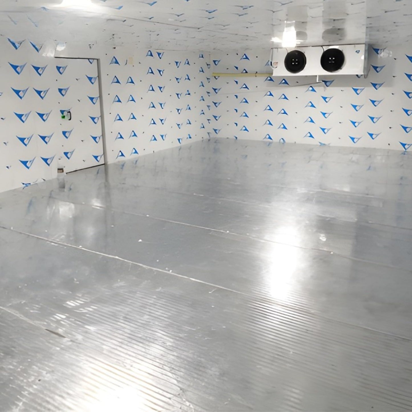 Commercial Walk-In Freezer, Prefabricated Modular Cold Room with 4" Insulated Panels & Digital Thermostat for Restaurant, Hotel, Bulk Food Storage