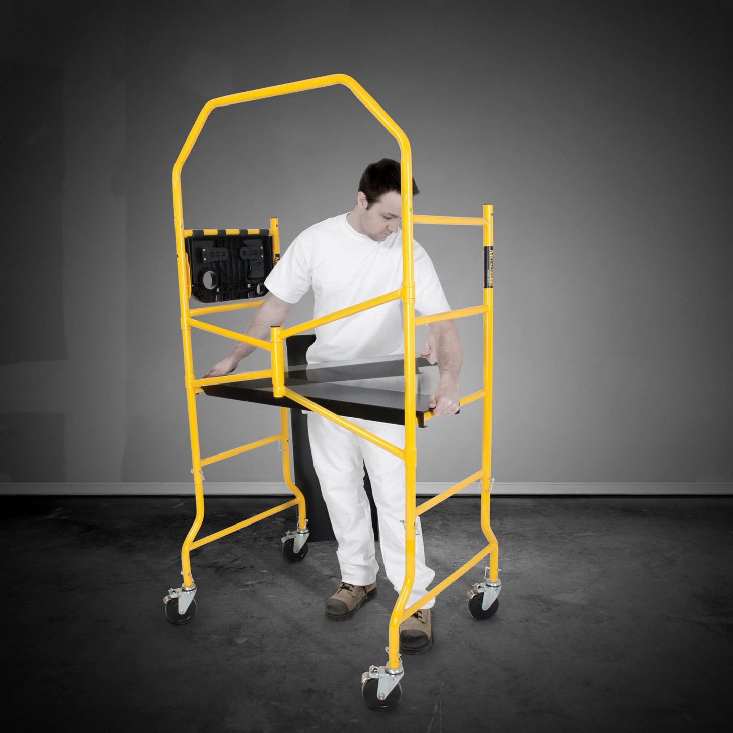 Metaltech I-IMIS Job Site Series 6-3/8'. x 4'. x 2-1/2'. Scaffold 900 Lb. Load Capacity