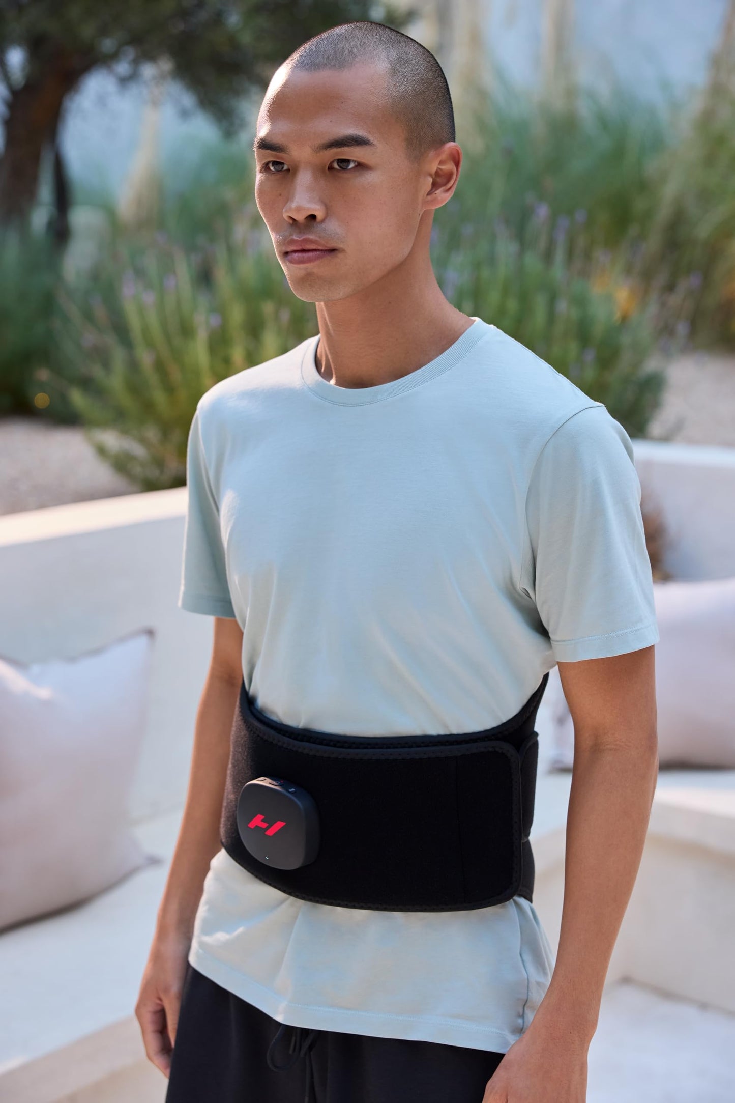 Hyperice Venom 2 Back Wrap - Provides Advanced Heat and Vibration for Pain, Soreness and Inflammation