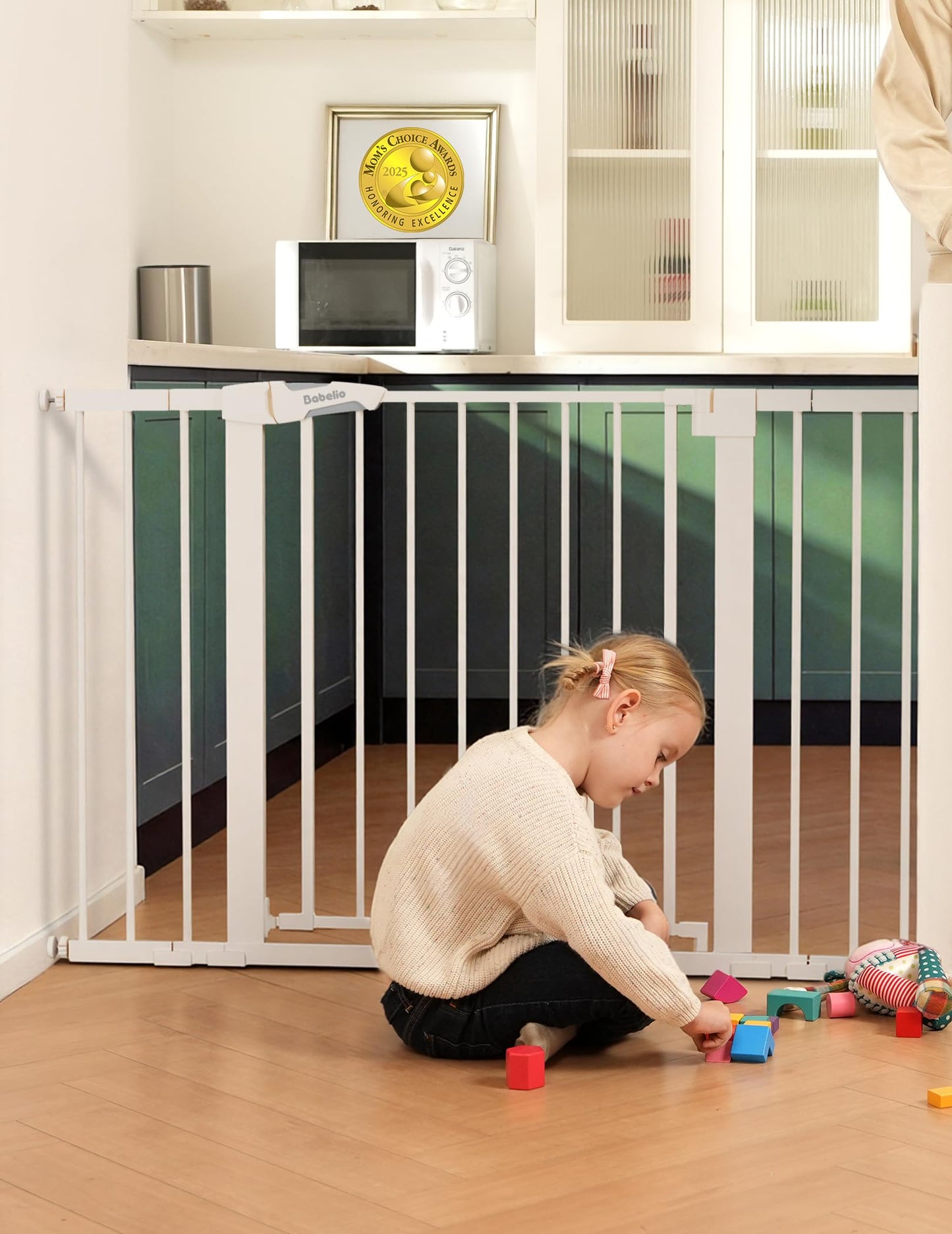 Babelio Metal Baby Gate, 29-48" Auto Close Easy Install Pet Gate, Extra Wide Walk Thru Child Safety Gate, Pressure Mounted Dog Gate for Doorways & Stairs, with Y Spindle Rods, White