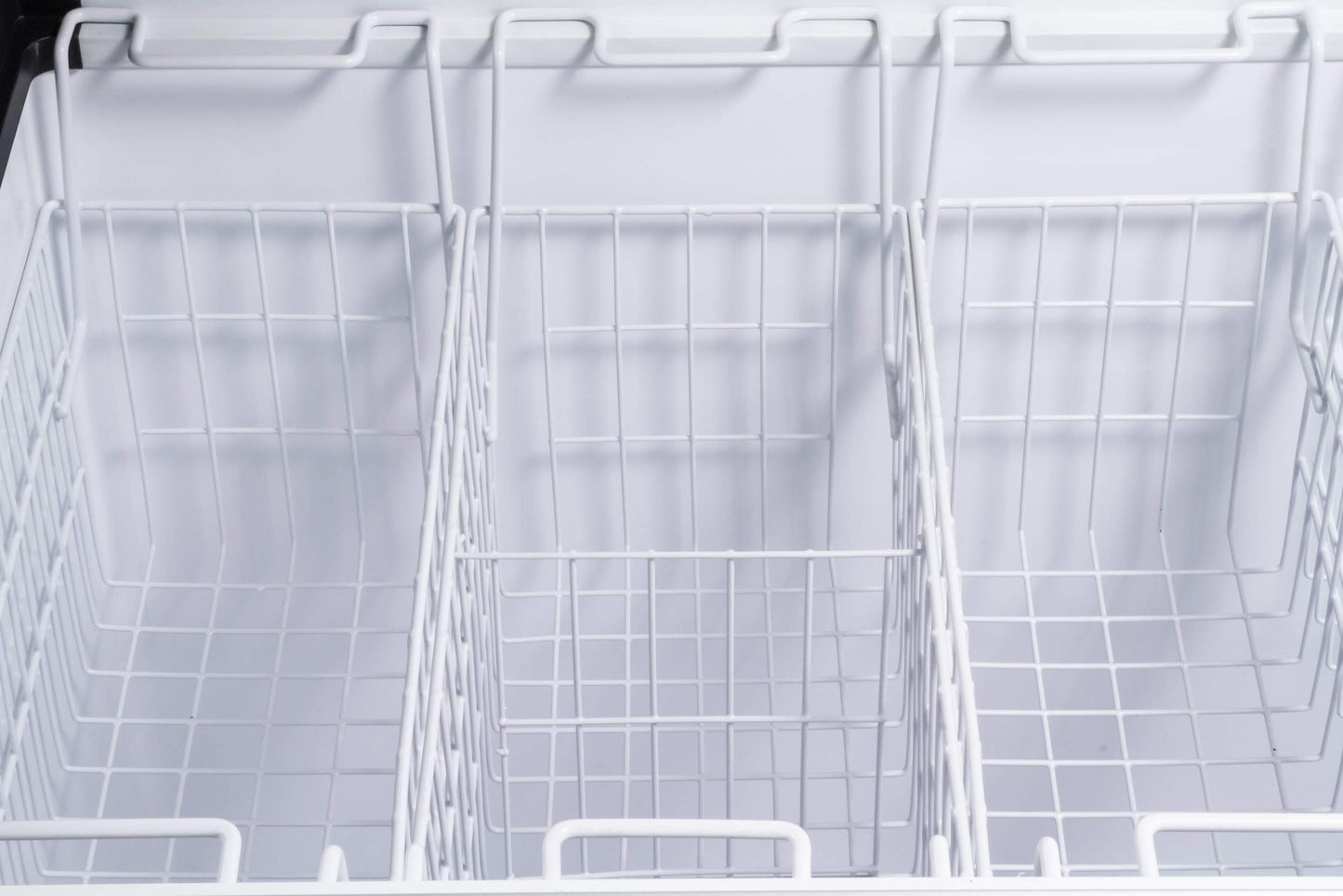 Duura Commercial Mobile Ice Cream Display Chest Freezer Sub Zero Temp Curved Glass Top Frost Free Lid with 5 Wire Baskets, 47.4 Inch Wide 12.8 Cubic Feet, White