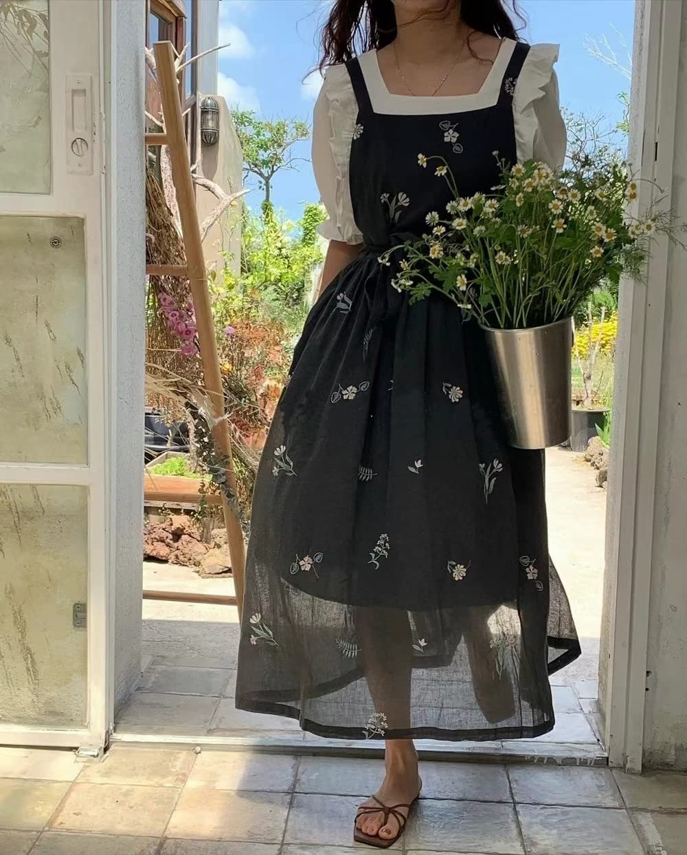 losofar Embroidered Cotton Pleated Apron Retro Waterdrop Proof Garden Cleaning Pinafore Dress (Floral Black, 103cmx86cm)