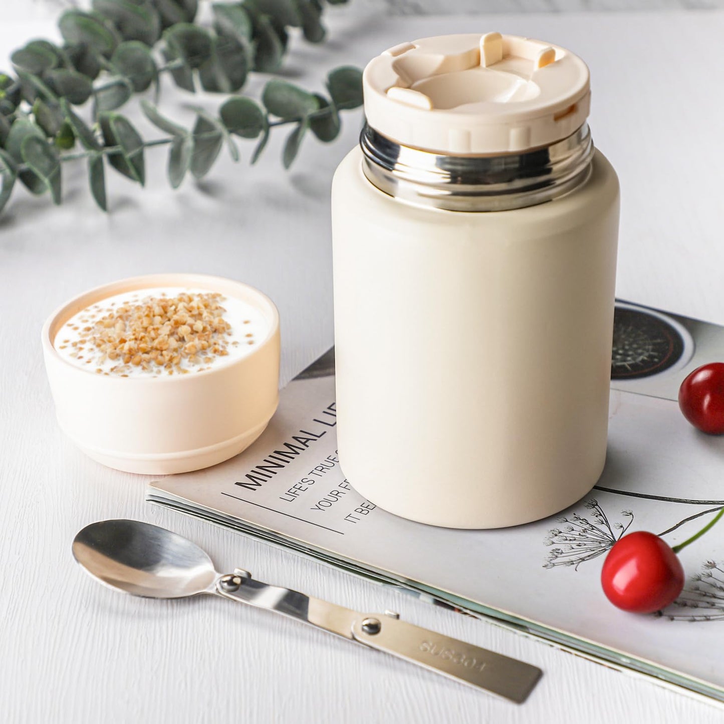 zeeooil Insulated Food Jar 17oz Thermos for Hot Food Stainless Steel Lunch Container with Spoon Leakproof Soup Thermo for Travel (White)