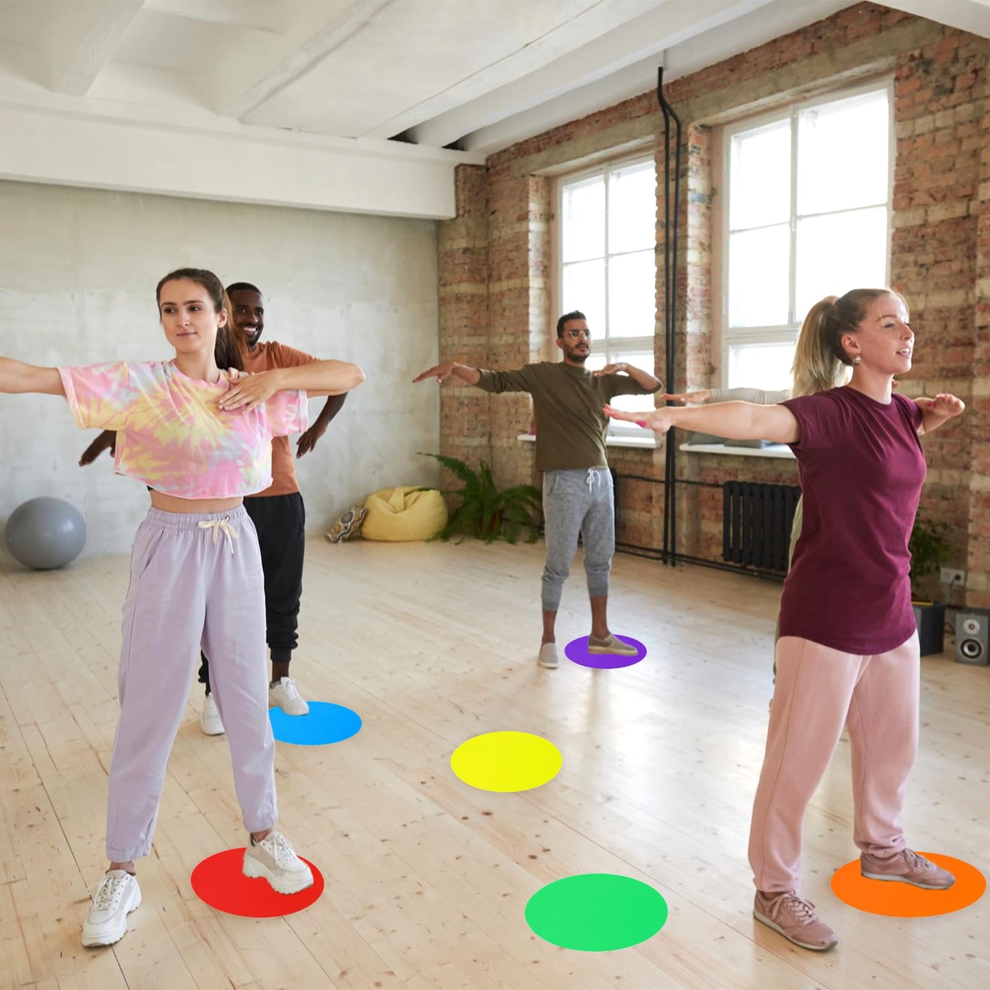 Lemecima 30 Pcs Spot Markers Floor Spots with Bag Non Slip Vinyl Poly Dots for Gym Floor Basketball Football Soccer Sports Speed Agility Training Gym Dance Classroom