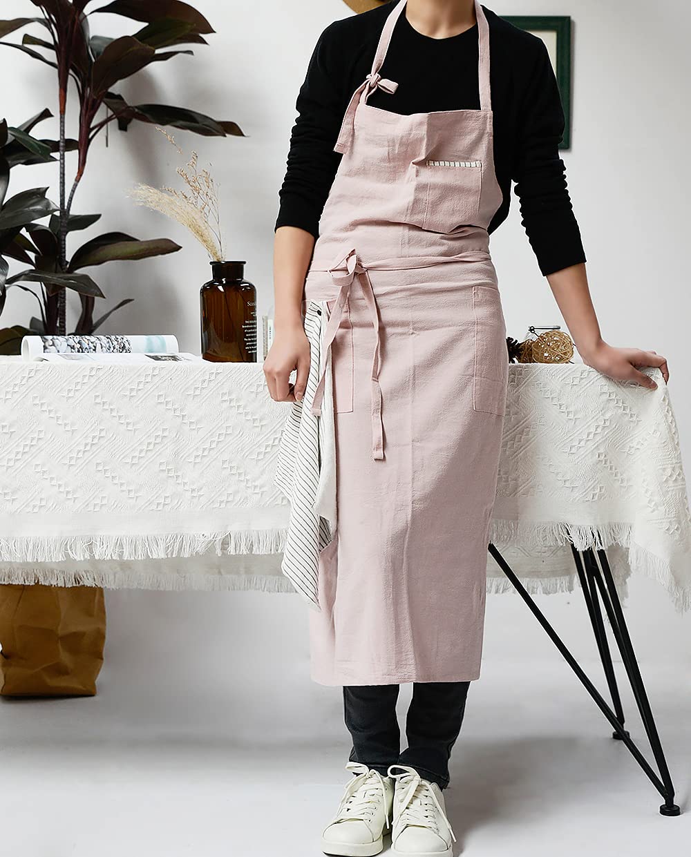 Tobyan Soft Cotton Linen Apron - Retro Linen Art Apron, Adjustable Casual Apron with Towel, Great for Florist, Coffee House and Kitchen (Pink)