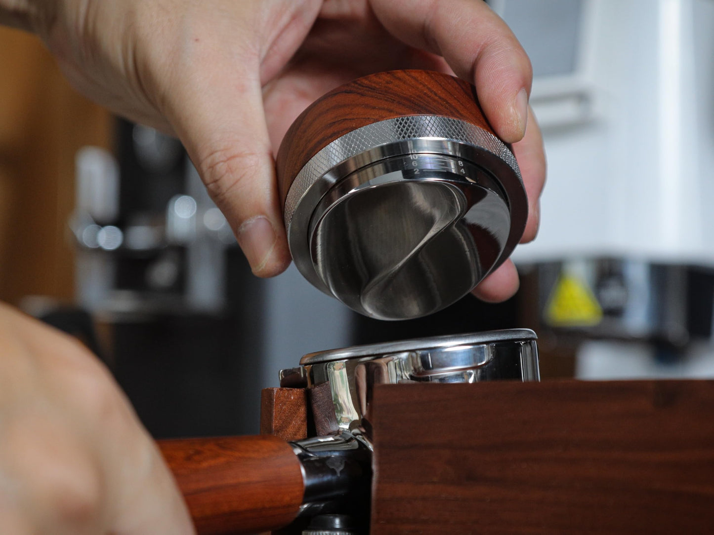 KNODOS 58mm Gaggia Espresso Accessories Kit –Rosewood Naked Portafilter, Auto-Level Espresso Press, Ground Distribution Tool, Wooden Barista Holder & Coffee Puck Knock Bin