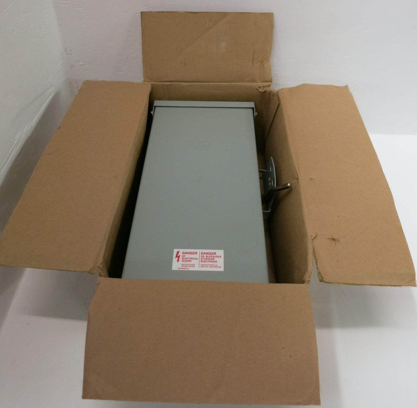 GE Energy Industrial Solutions TC10323R GE Outdoor Double Pole Double Throw Safety Switch, 100-Amp