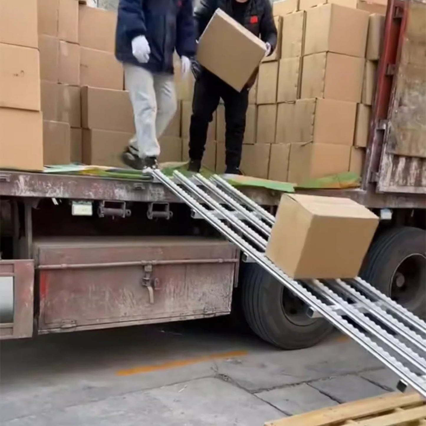 Light-Duty Conveyor - Unpowered Roller Slides with ABS Plastic Rollers & Stainless Steel Frame for Easy Beverage & Water Carton Transportation, Silver (W) 40
