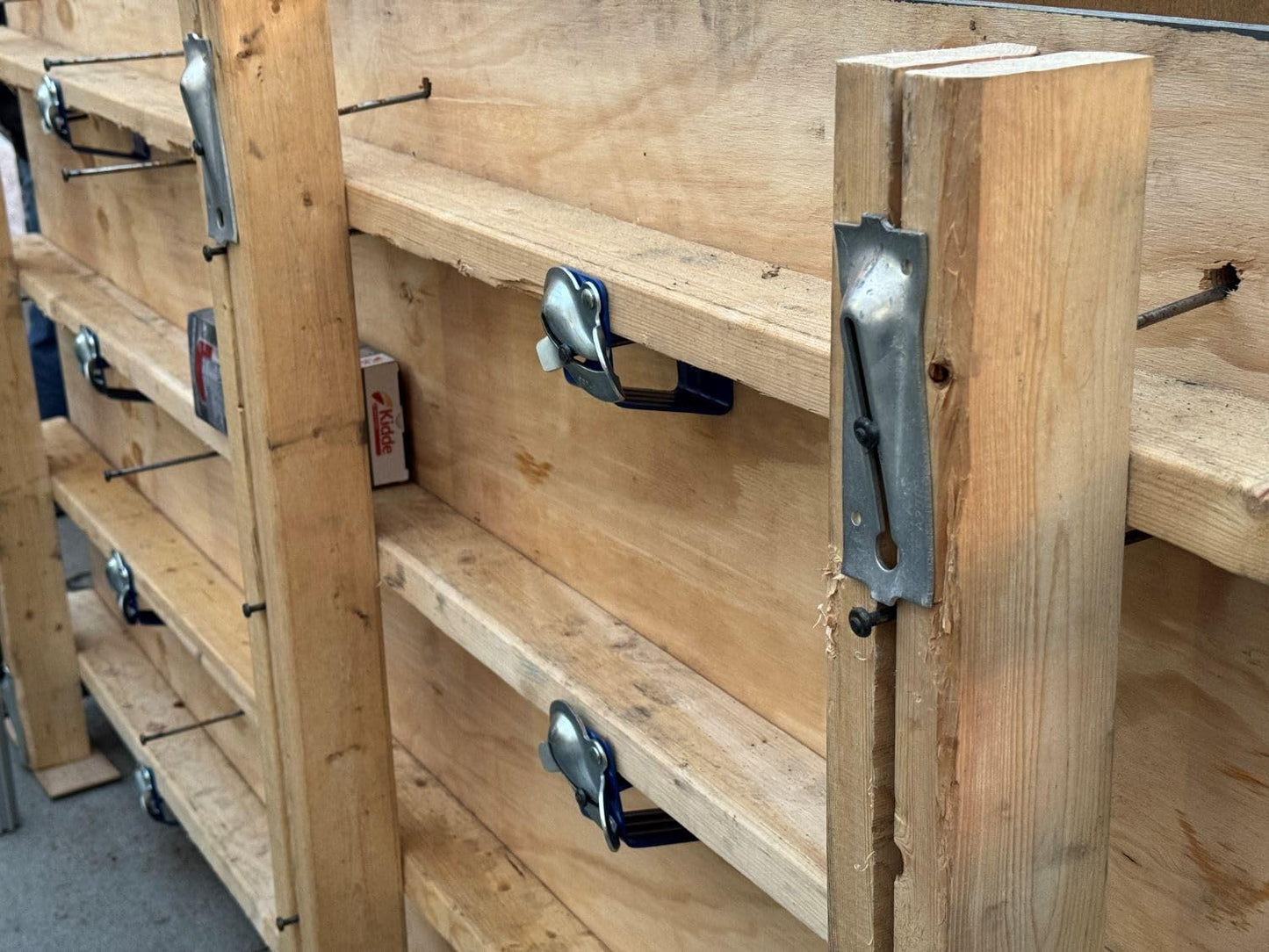 8" Standard Snap Ties for Concrete Forms - 1" Plastic Cones, Integral Heads - 2:1 Safety Factor, 2,250 lbs Working Load - 4 Gauge Steel (Long End - 8.25", 100) - 1 Year Warranty