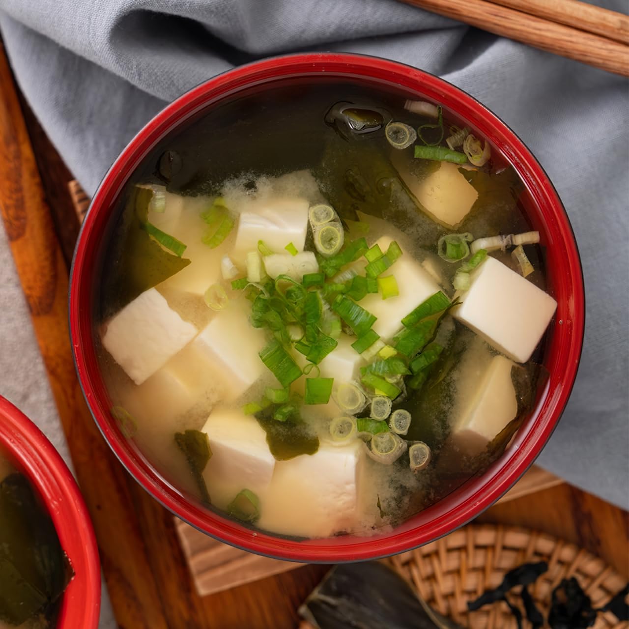 Luxshiny 3 Set Japanese Style Miso Soup Bowls Lids Bowls Hot Pot Rice Noodles Salad Traditional Lacquered Design Microwave Dishwasher Safe
