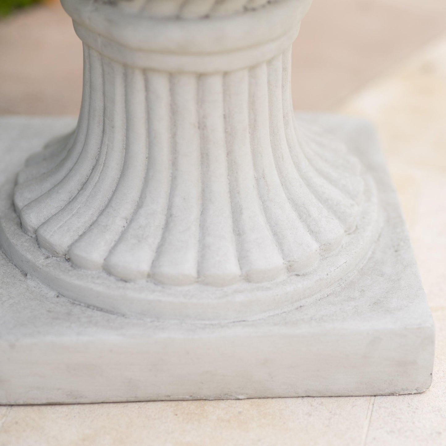 Large Urn Planter Outdoor 26.5" – Antique White Italian Garden Urn Flower Pot, Magnesium Oxide Pedestal Planters for Outdoor Plants, Tall Front Porch Planter Urns for Patio, Yard & Home Garden Decor