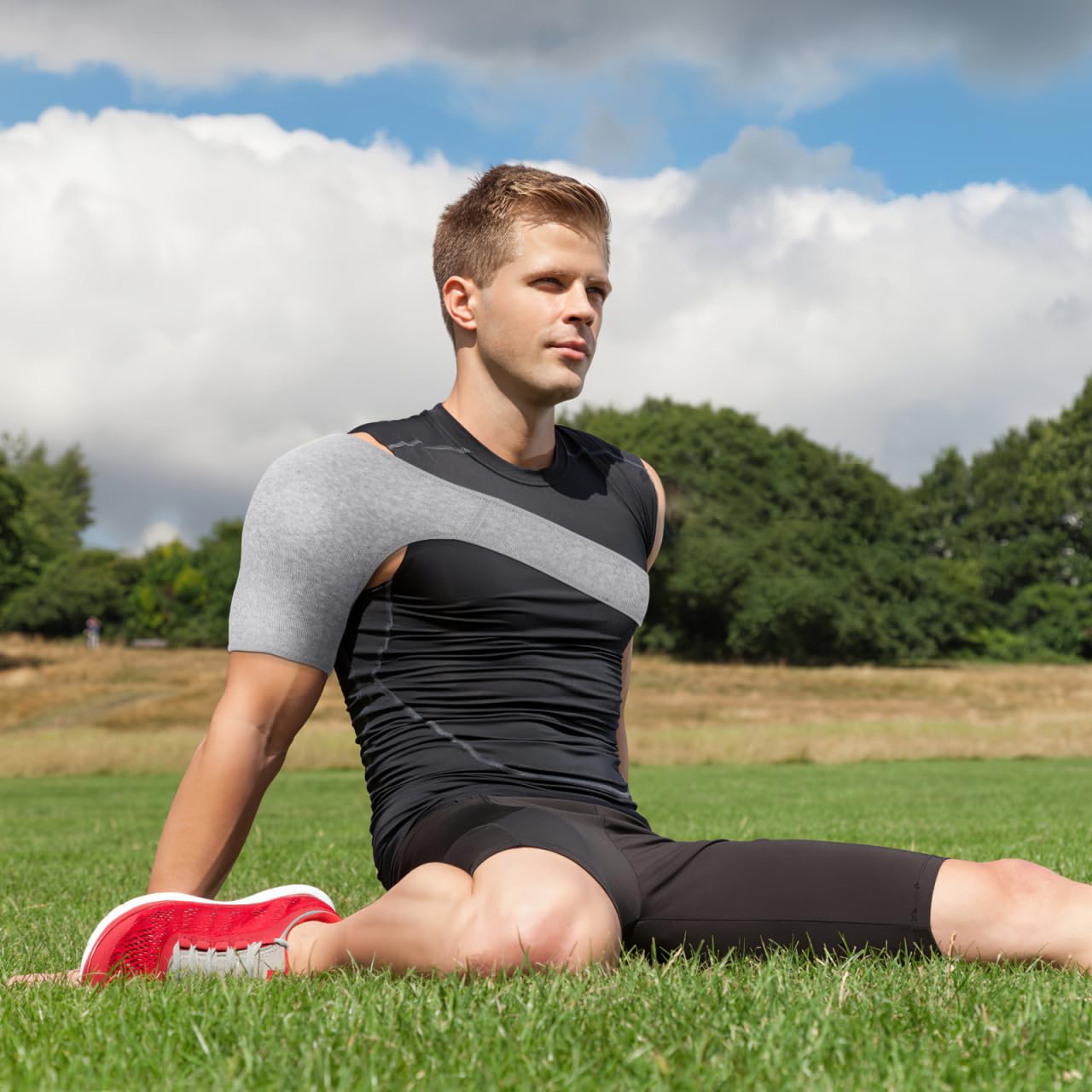 Ipetboom Shoulder Brace: Rotator Cuff Support Brace Wrap for Men and Women - Shoulder Compression Sleeve for Preventing Strains and Dislocation, M