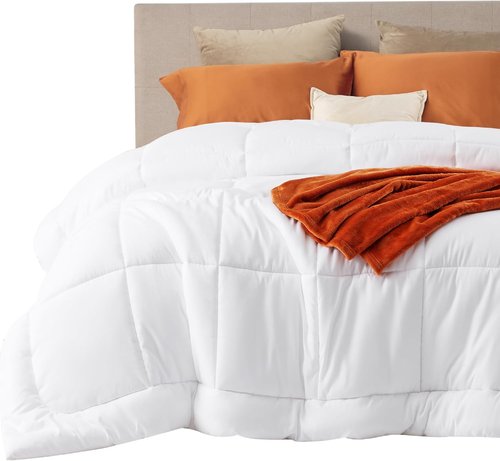 Bedsure Comforter Duvet Insert - King Size All-Season Down Alternative Blanket, GentleSoft, White 90 x 102 Inches