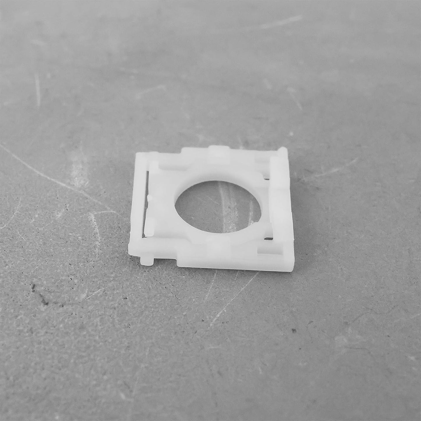 SG Store Pack 2 of Keyboard Hinges Mechanical Keyboard Key Support Brackets Keycap Hinge Clips Compatible with Logitech