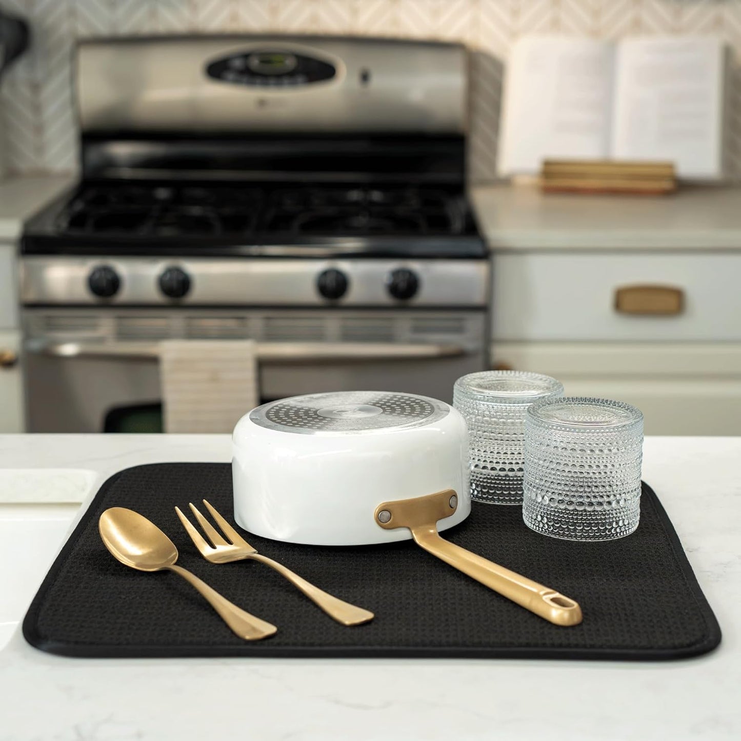 S&T INC. Dish Drying Mat - Absorbent Microfiber Kitchen Counter Pad, 16” x 18”, Large Black