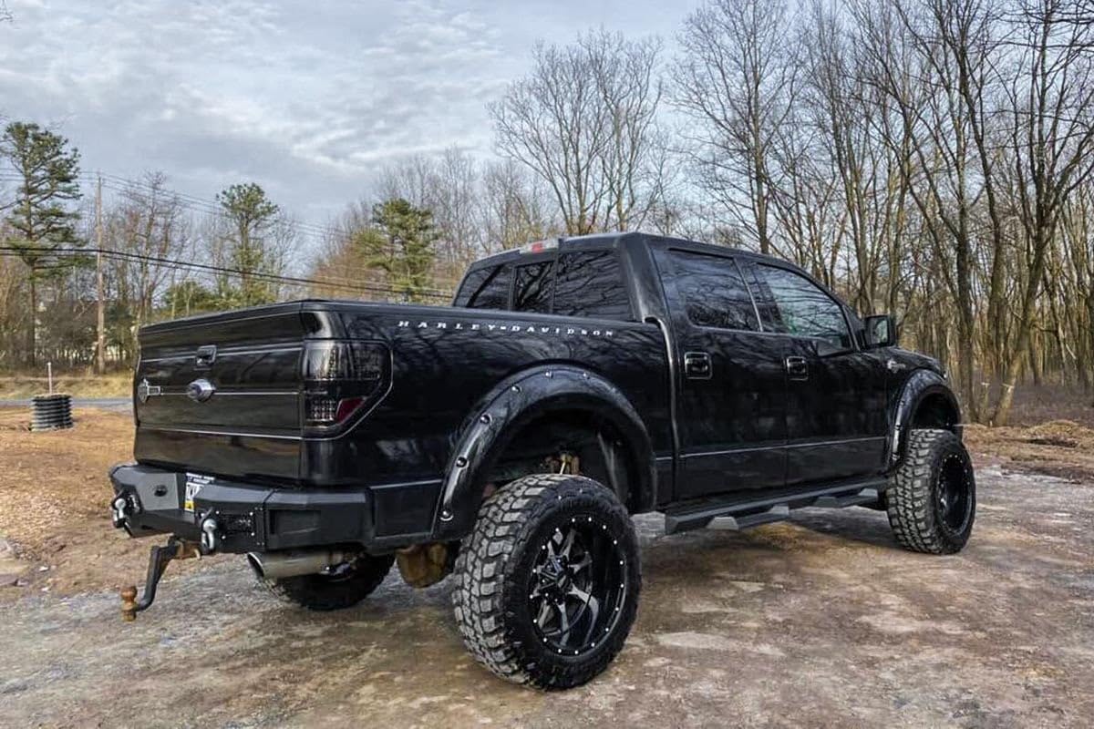 Rough Country 6" Suspension Lift Kit w/N3 Struts for 2014 Ford F-150 4WD - 57531