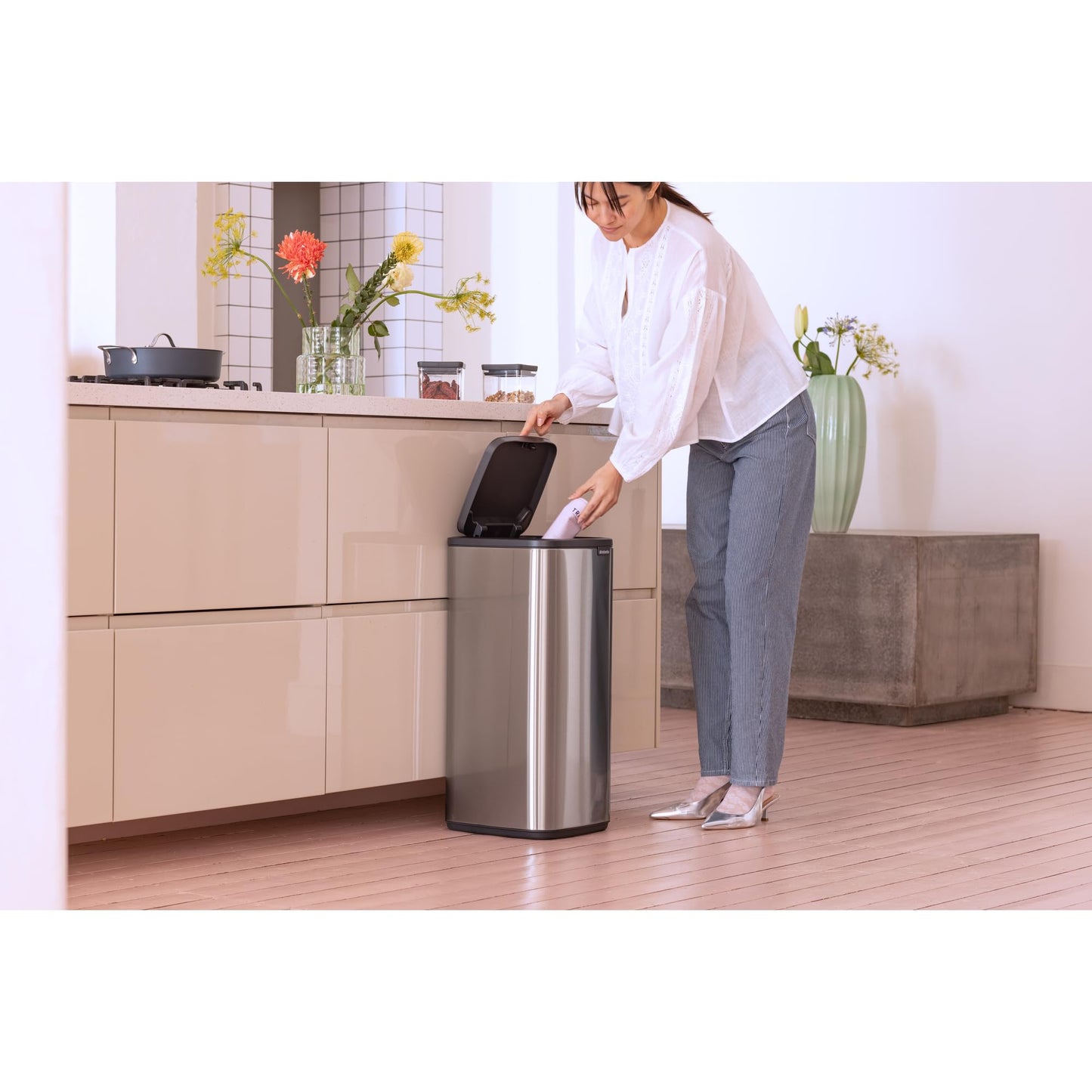 Brabantia Bo Touch Top 8 Gallon Square Trash Can | Matt Steel Fingerprint Proof | Soft-Touch Kitchen Trash Can, Removable Inner Bucket, Non-Slip Base | Sample Trash Bags Included