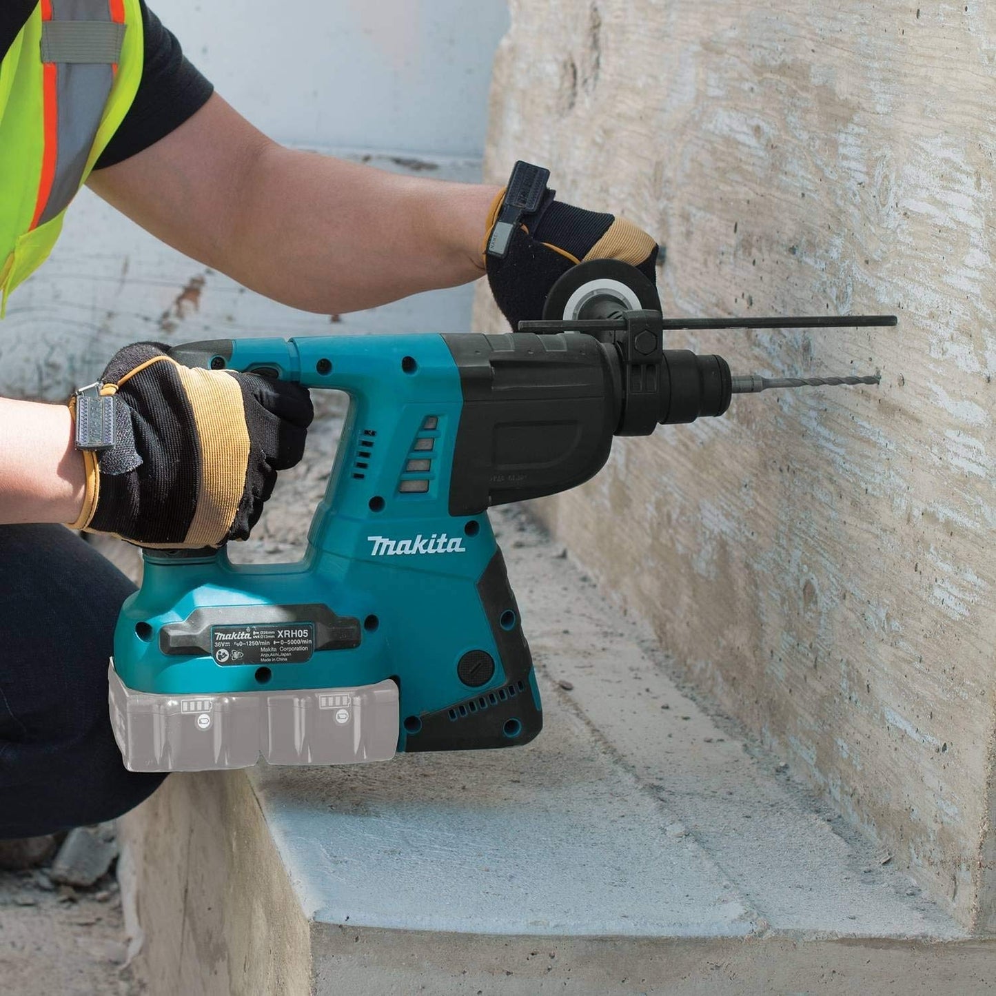 Makita XRH05Z 18V X2 LXT Lithium-Ion (36V) Cordless 1-in Rotary Hammer TOOL ONLY (Renewed)