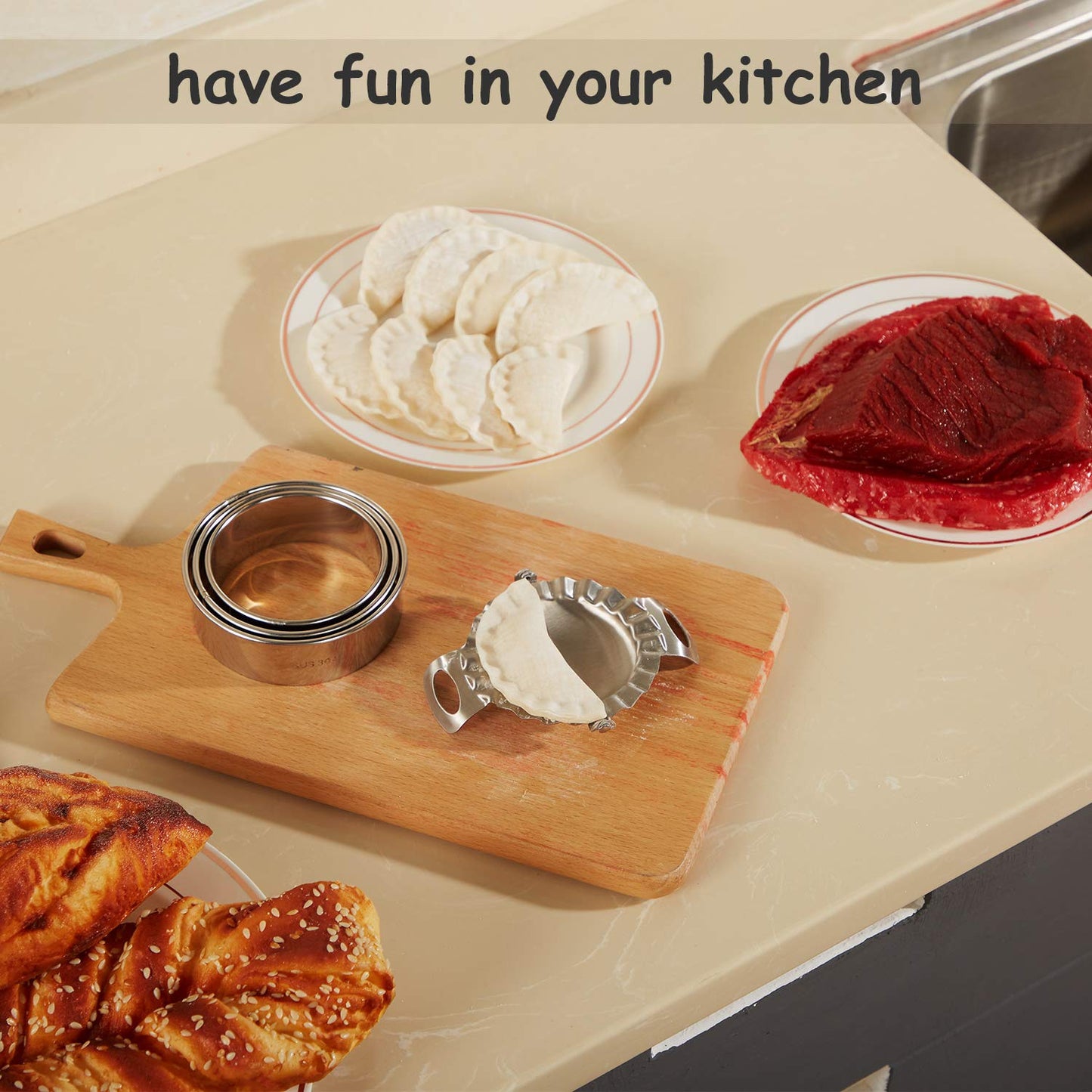 3 Pieces Dumplings Maker Dumpling Press Molds with 3 Pieces Dumpling Skin Maker in 9.5 cm/ 8.5 cm/ 8 cm Dumpling Wrapper Cutter Pie Ravioli Empanadas Press Mold for Kitchen