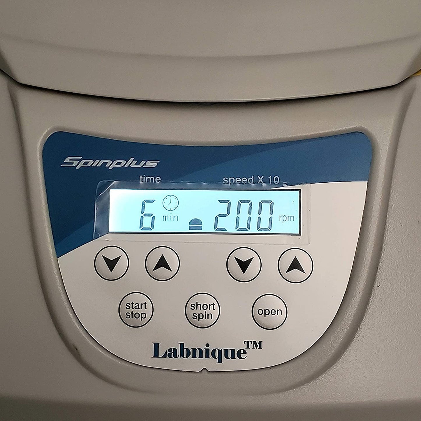 Microyn Digital Bench-top Centrifuge, 100-5000rpm (Max. 3074xg), 6x10ml/15ml