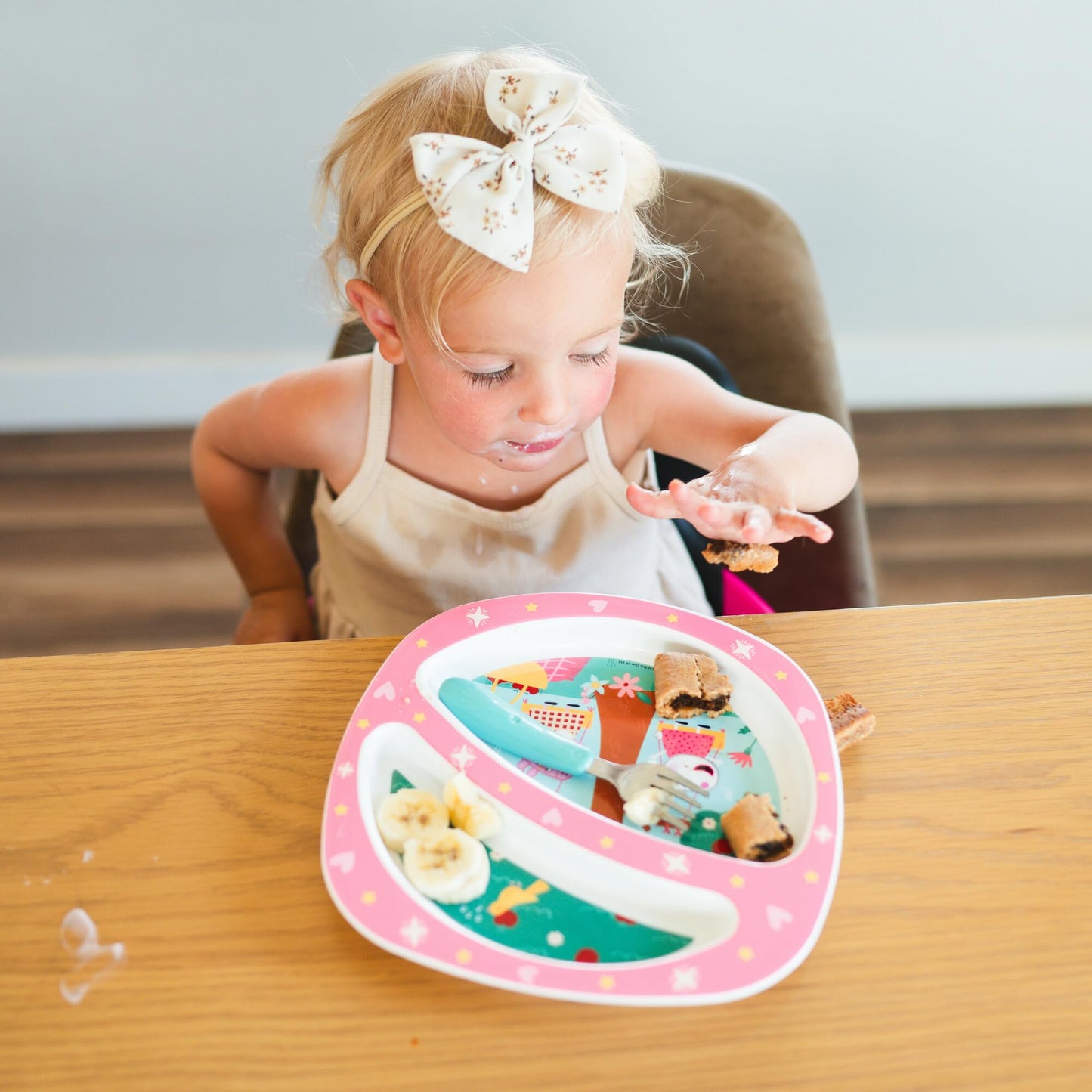 The First Years Peppa Pig Toddler Dinnerware Set - Includes Plate, Divided Bowl, and Utensils - Dishwasher Safe Feeding Supplies Made without BPA - 4 Count