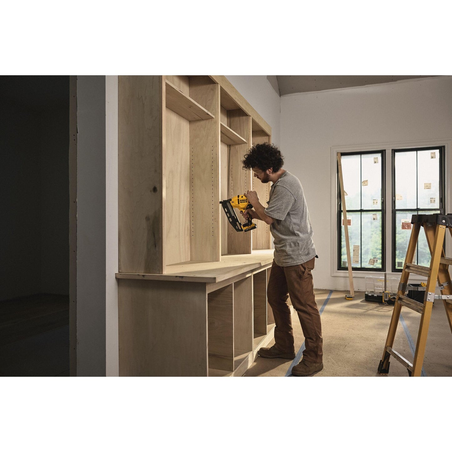 DEWALT 20V MAX* Finish Nailer, Angled, 16GA, Tool Only (DCN660B)