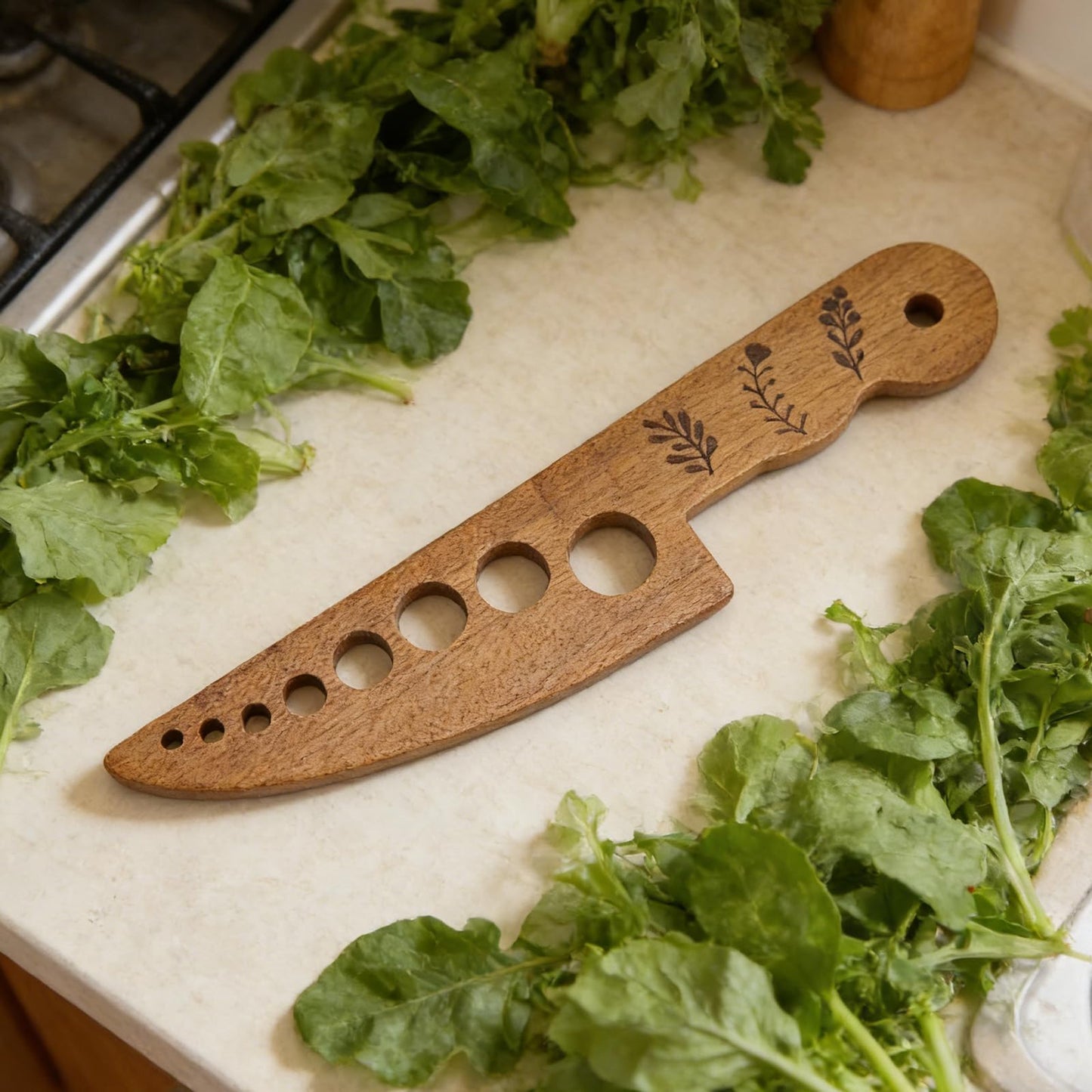Wooden Vegetable Herb Stripper Tool, Leaf Separator Herb Cutter with 8 Holes, Kitchen Gadgets for Cilantro Parsley Mint, Fun Stripper Tool for Home Cooks Supplies
