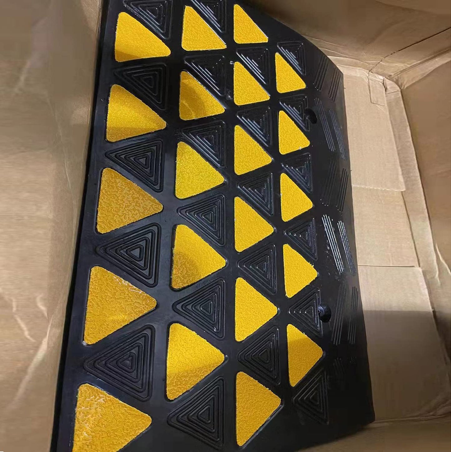 BESEA Rubber Curb Ramp 6" inch High 23.6" Length (Heavy Duty Ramp, 1PCS), for Driveway Curb Ramp Car Motorcycle Loading Dock Truck Pickup Truck Threshold Ramp(6 inch Height, Capacity 60000lbs)-1pack