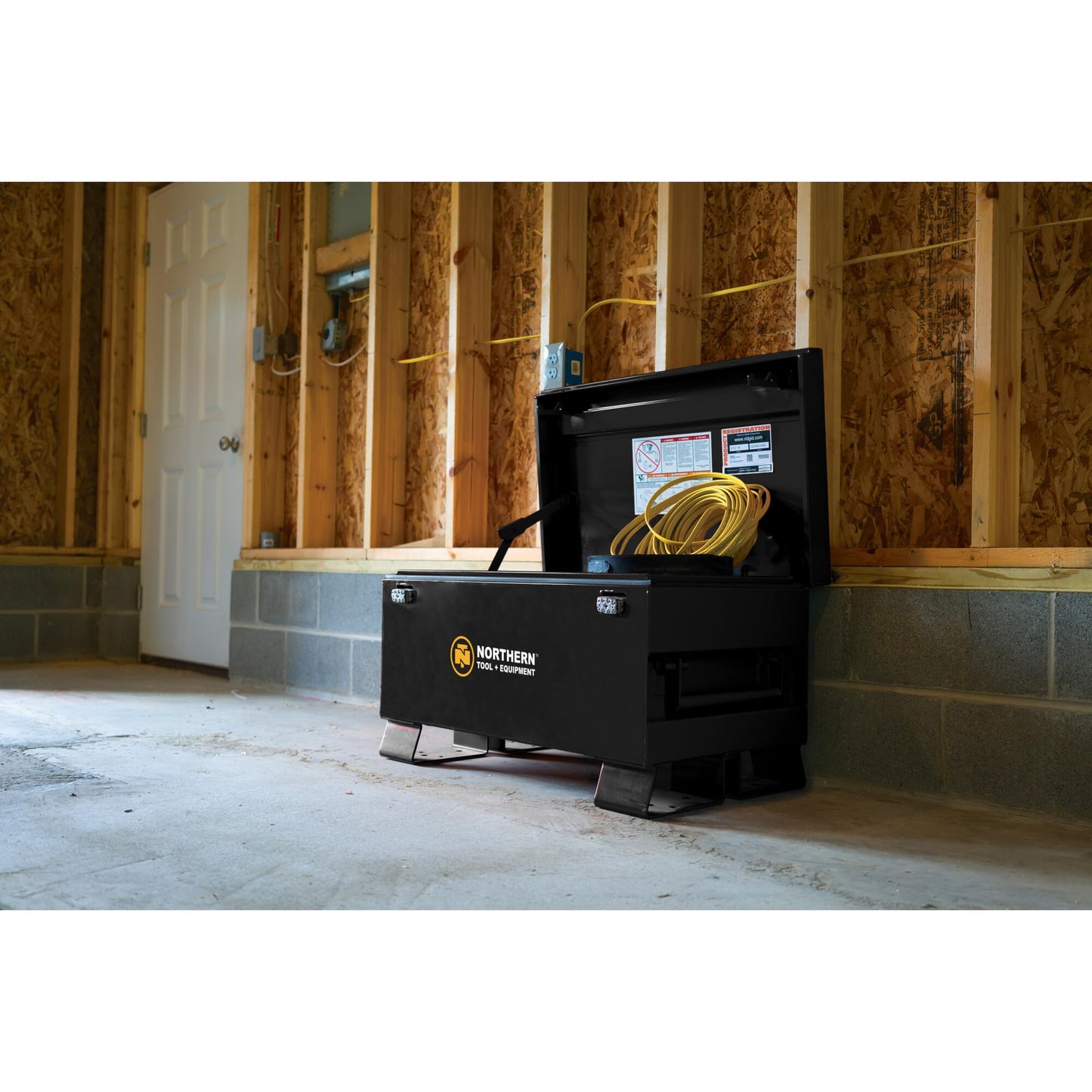 Northern Tool Jobsite Storage Box, 5 Cu. Ft., 32in.W, Model# 2032-NTE