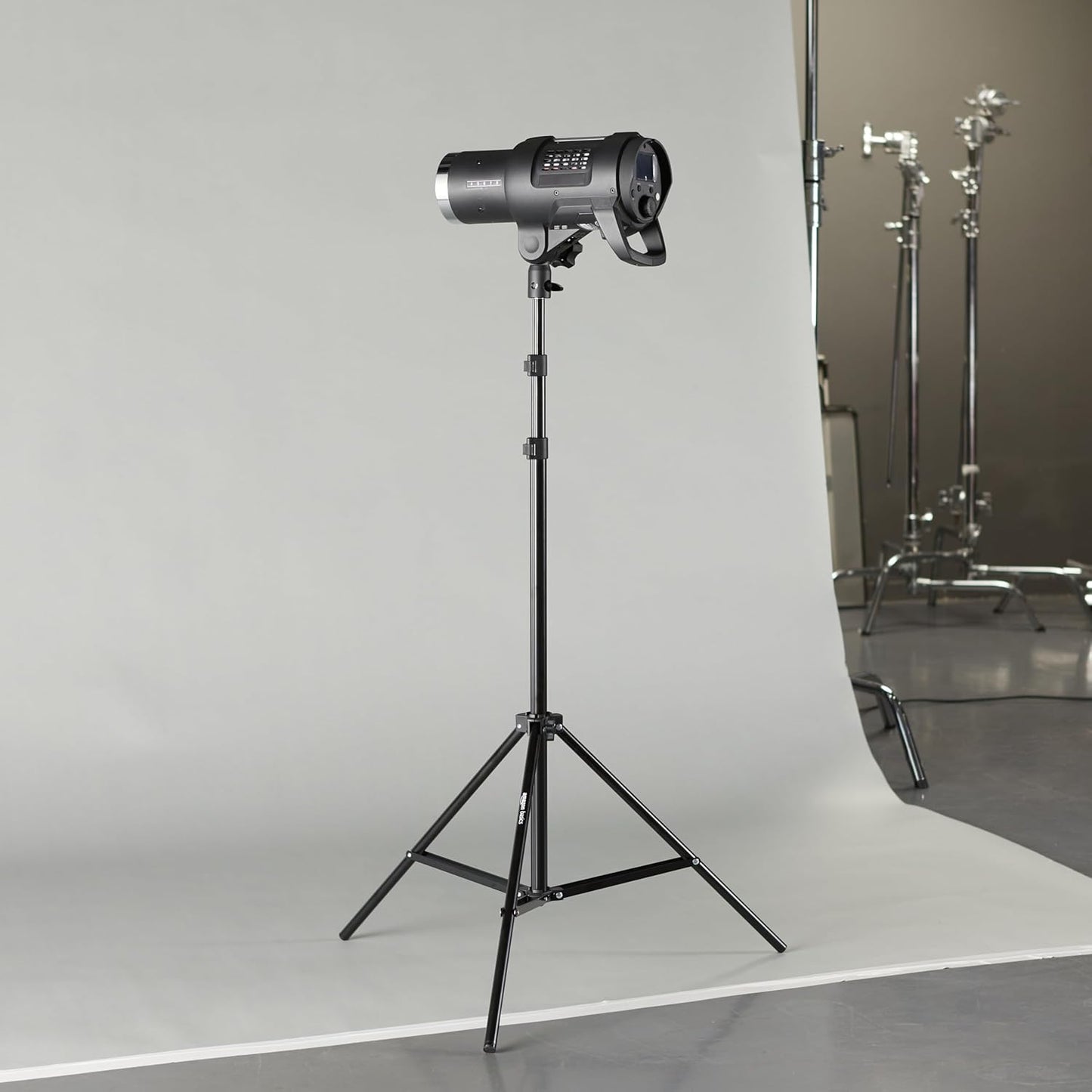 Amazon Basics 2.8-6.7 Portable Aluminum Photography Light Stand Tripod with Case, feet, Black