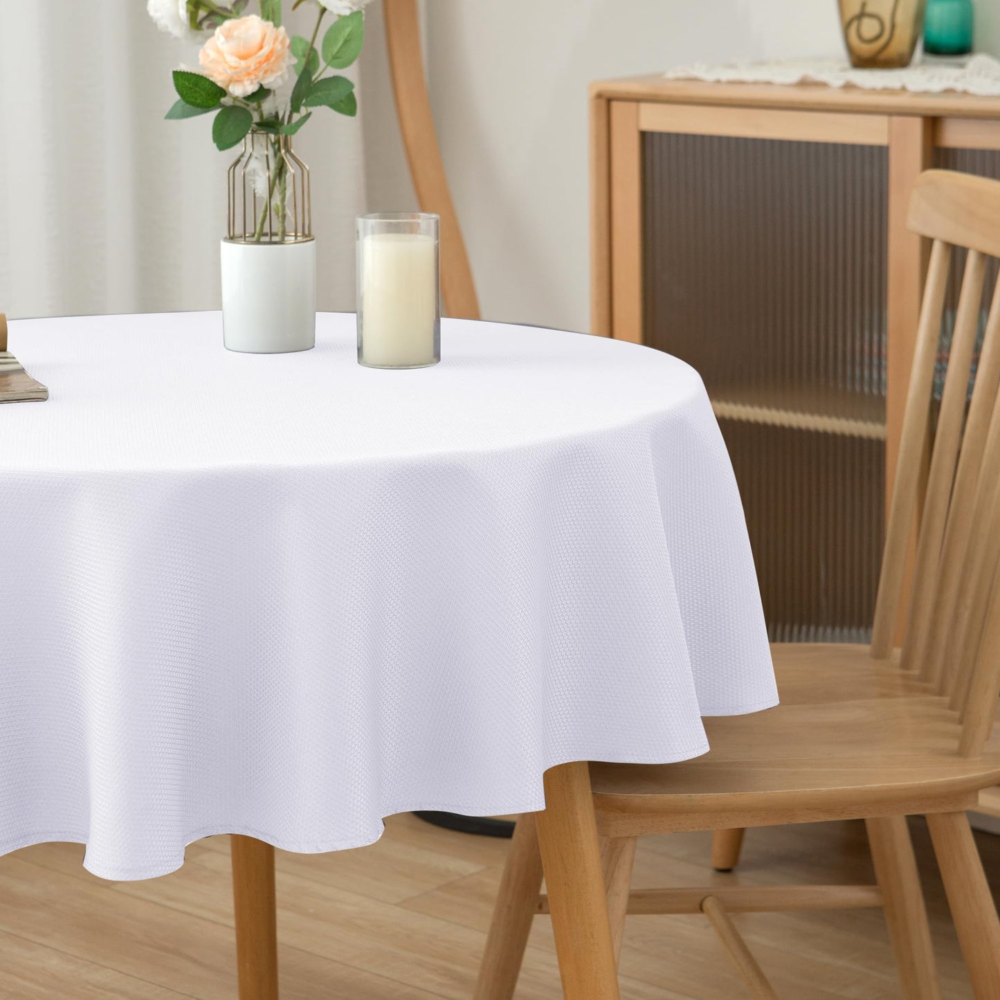 Biscaynebay Textured Fabric Round Tablecloths 60 Inches for Tables diameters from 28" to 48", White Table Cloth Water Resistant Small Circle Folding Table Covers for Dining Kitchen Wedding Parties