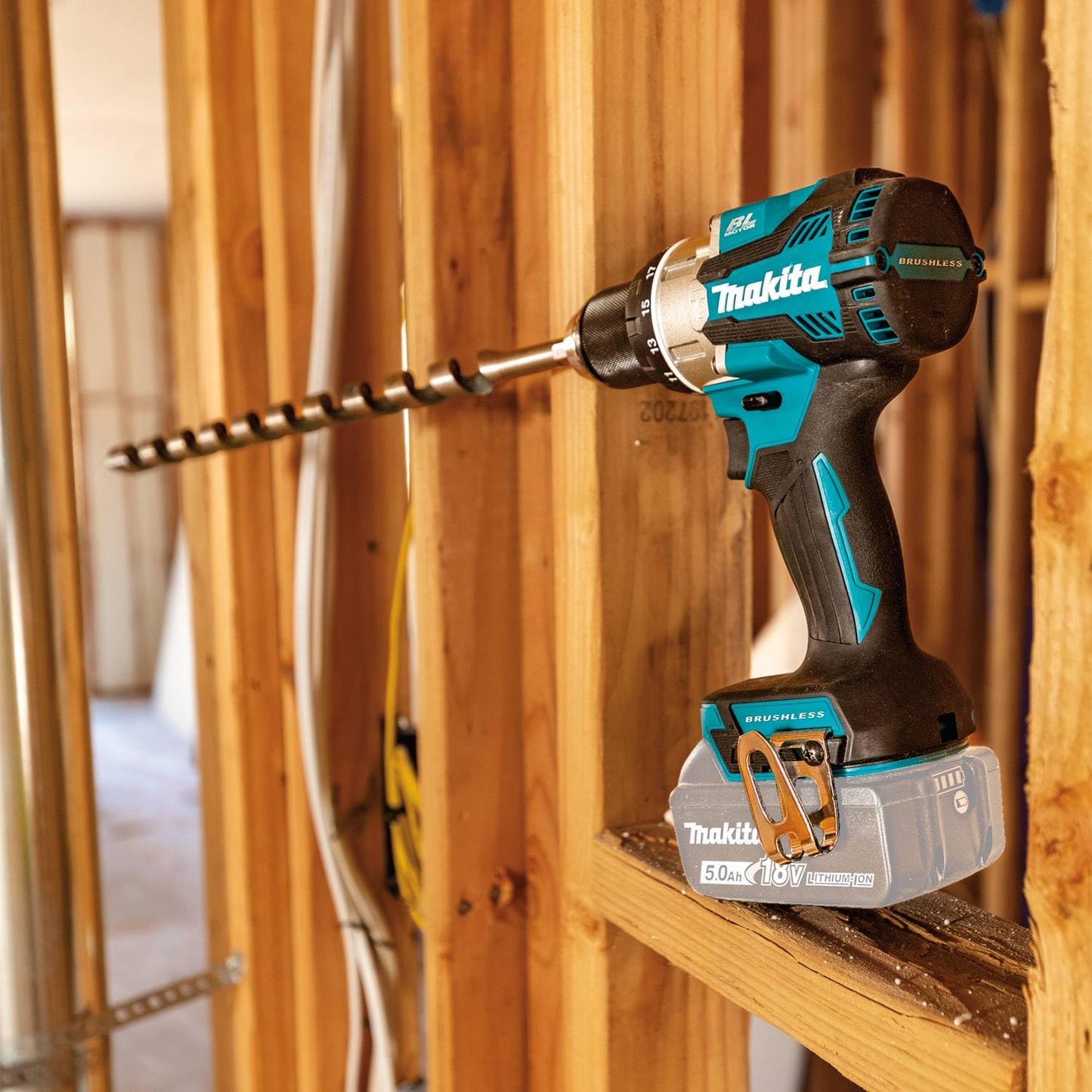 Makita XT296SMR 18V LXT® Lithium-Ion Brushless Cordless 2-Pc. Combo Kit (2.0Ah/4.0Ah)
