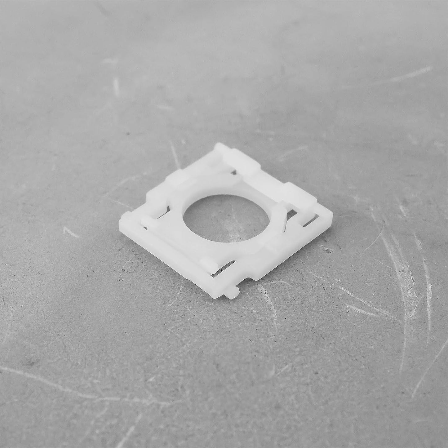 SG Store Pack 2 of Keyboard Hinges Mechanical Keyboard Key Support Brackets Keycap Hinge Clips Compatible with Logitech
