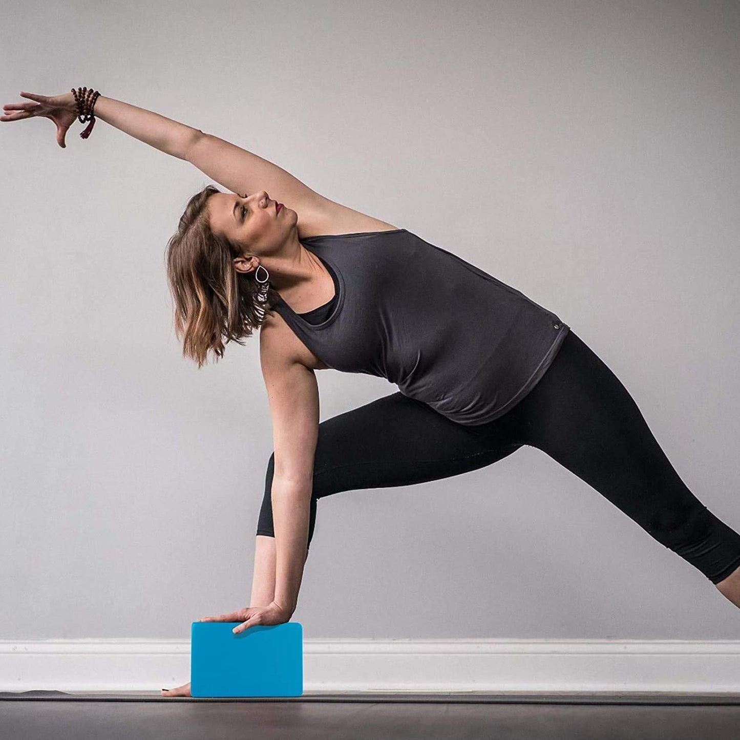 Pigbajie Yoga Blocks 9x6x3, 2 Pack High Density Yoga Brick Foam Blocks to Improve Strength, Flexibility and Balance, Light Weight and Non-Slip Surface, Pilates and Meditation (Gemstone Blue)