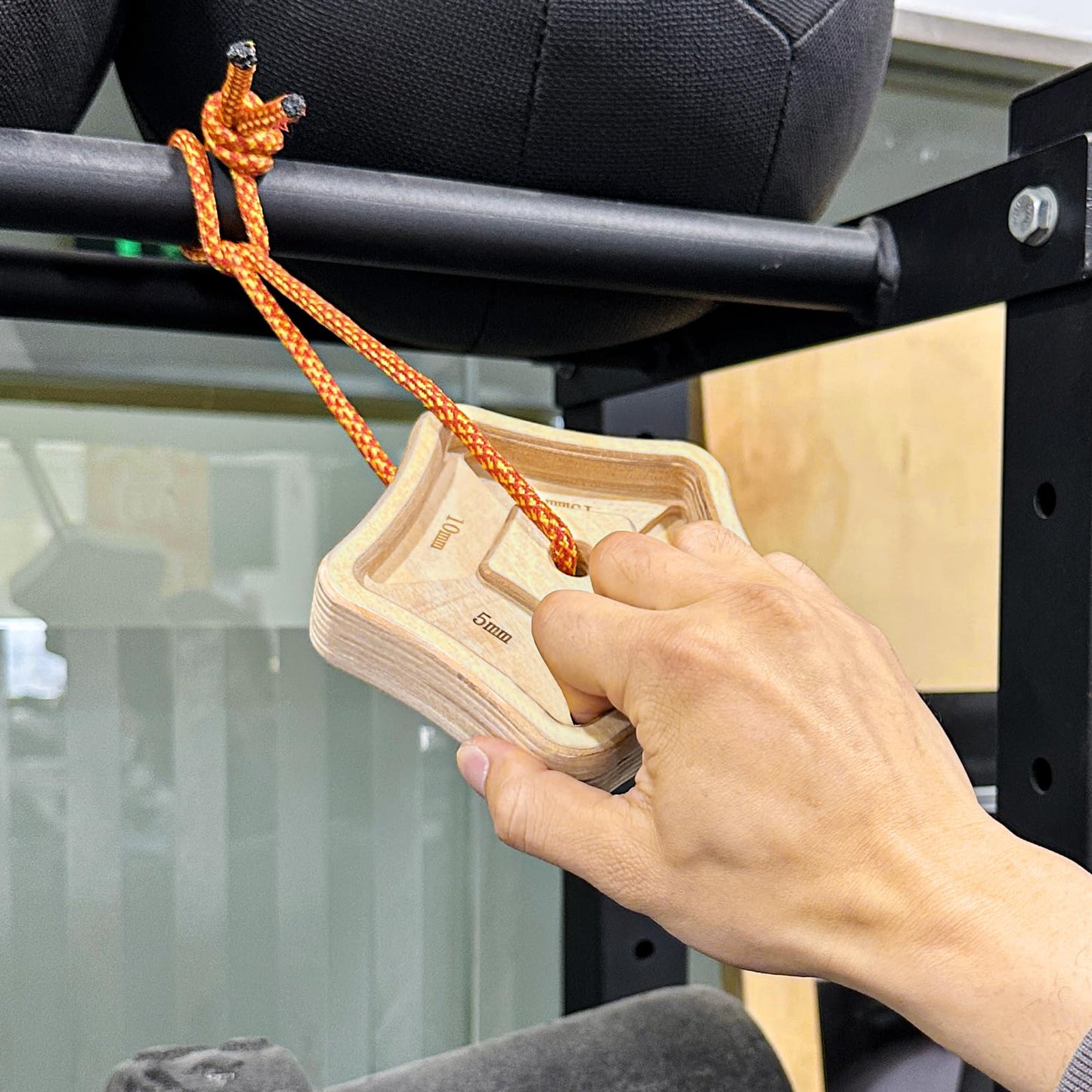 POWER GUIDANCE Hangboard Climbing Finger Board Climbing Board to Strengthen The Climbing Grip Made of Wood for Indoors and Outdoors