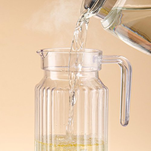 Ktsxxops 17 oz Small Plastic Carafe with Lid and Spout, 500ml Small Clear Water Jug for Hot/Cold Water, Iced Tea Pitcher for Coffee, Mini Juice and Homemade Beverage Carafe (500ml)
