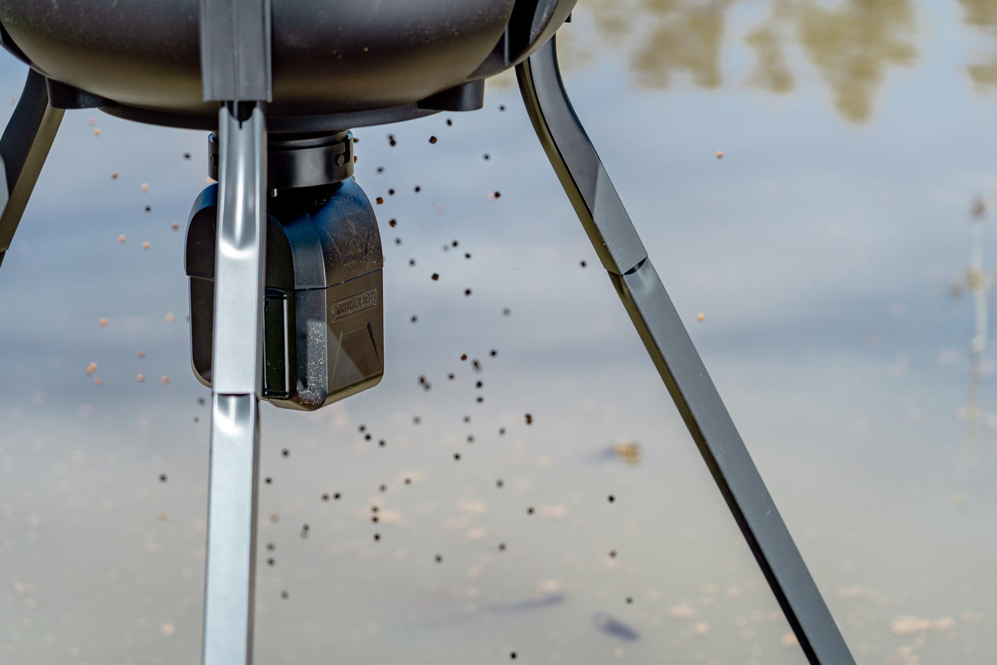 Moultrie 250 Lb Pro Hunter III Directional Feeder - Deer & Fish Pond, Bluetooth App Control, 10 Daily Feed Times, MFG-15105